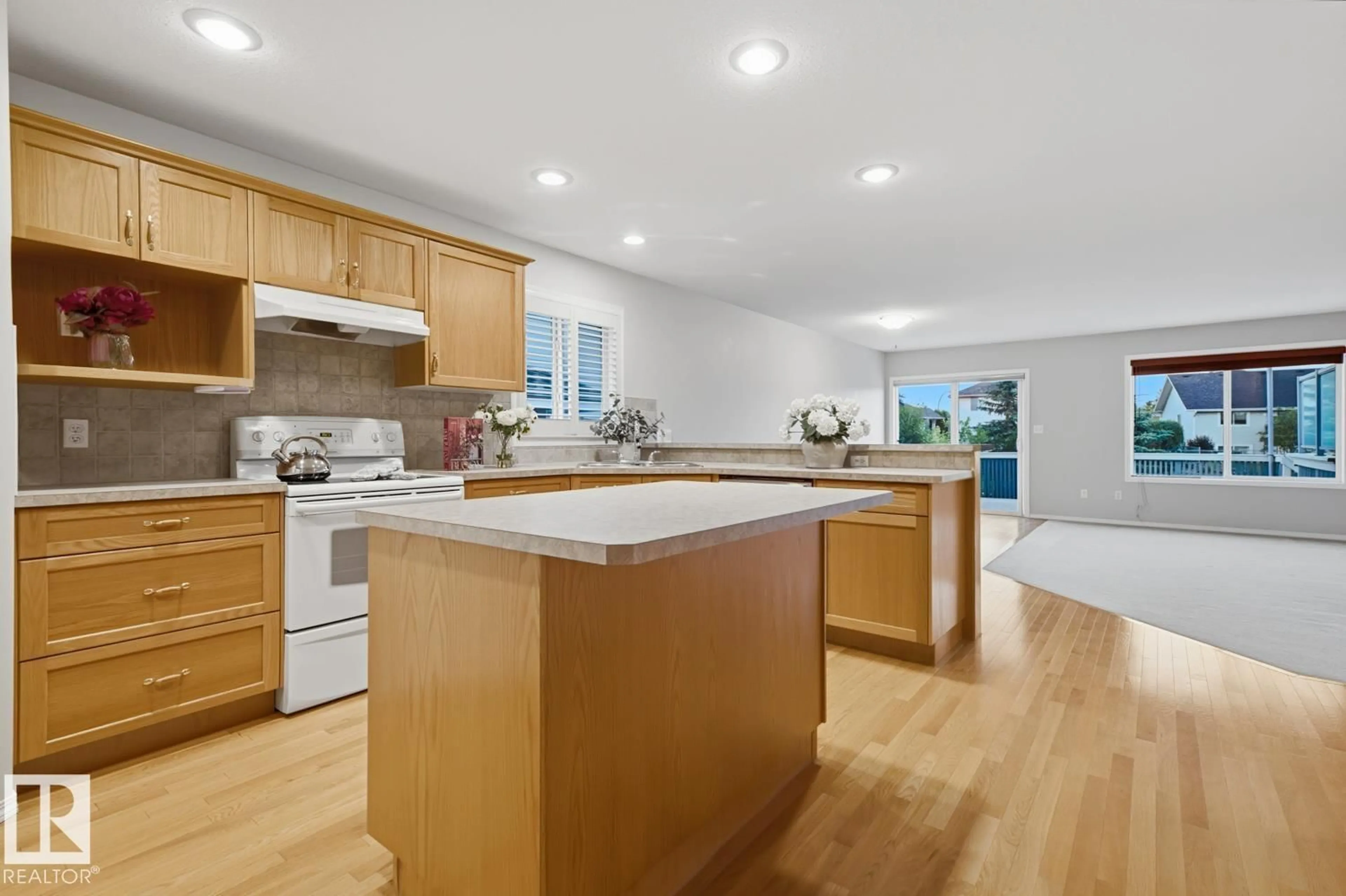 Open concept kitchen, unknown for 119 CHELSEA WY, Sherwood Park Alberta T8H2K4