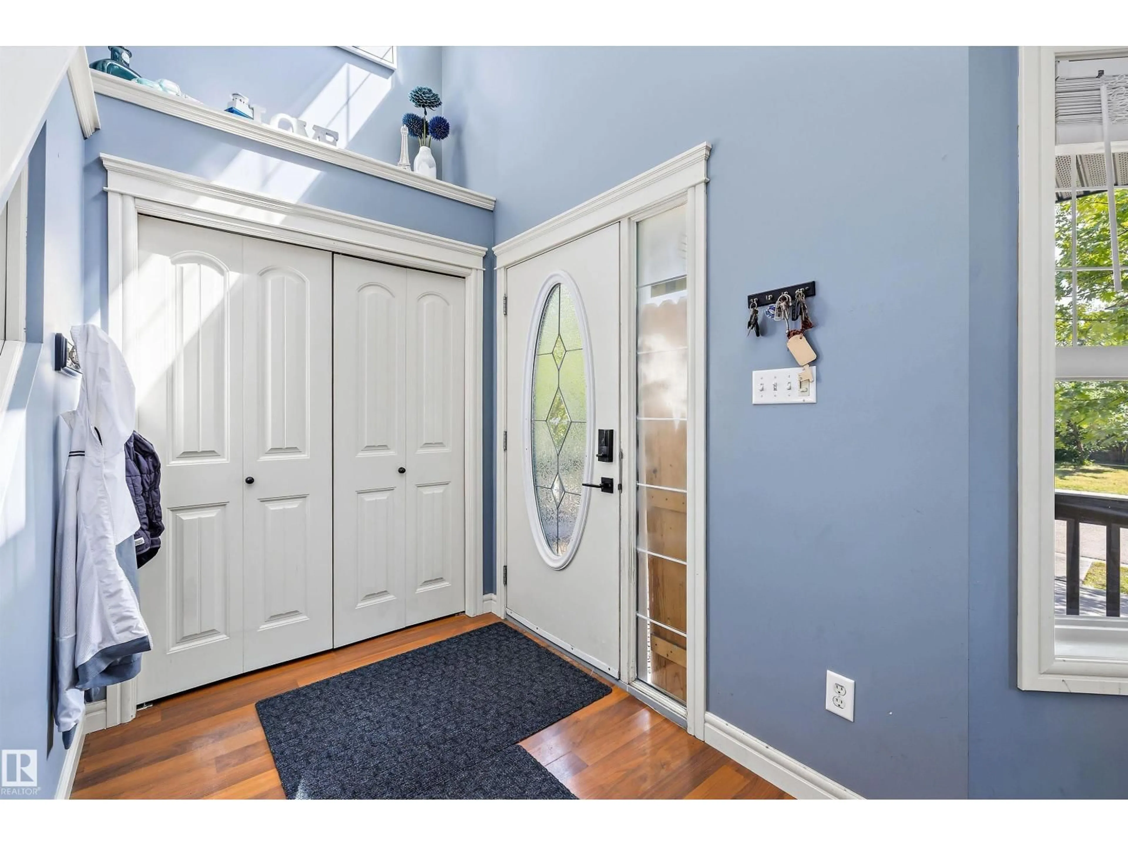 Indoor entryway for 44 VAUGHN AV, Spruce Grove Alberta T7X4R9