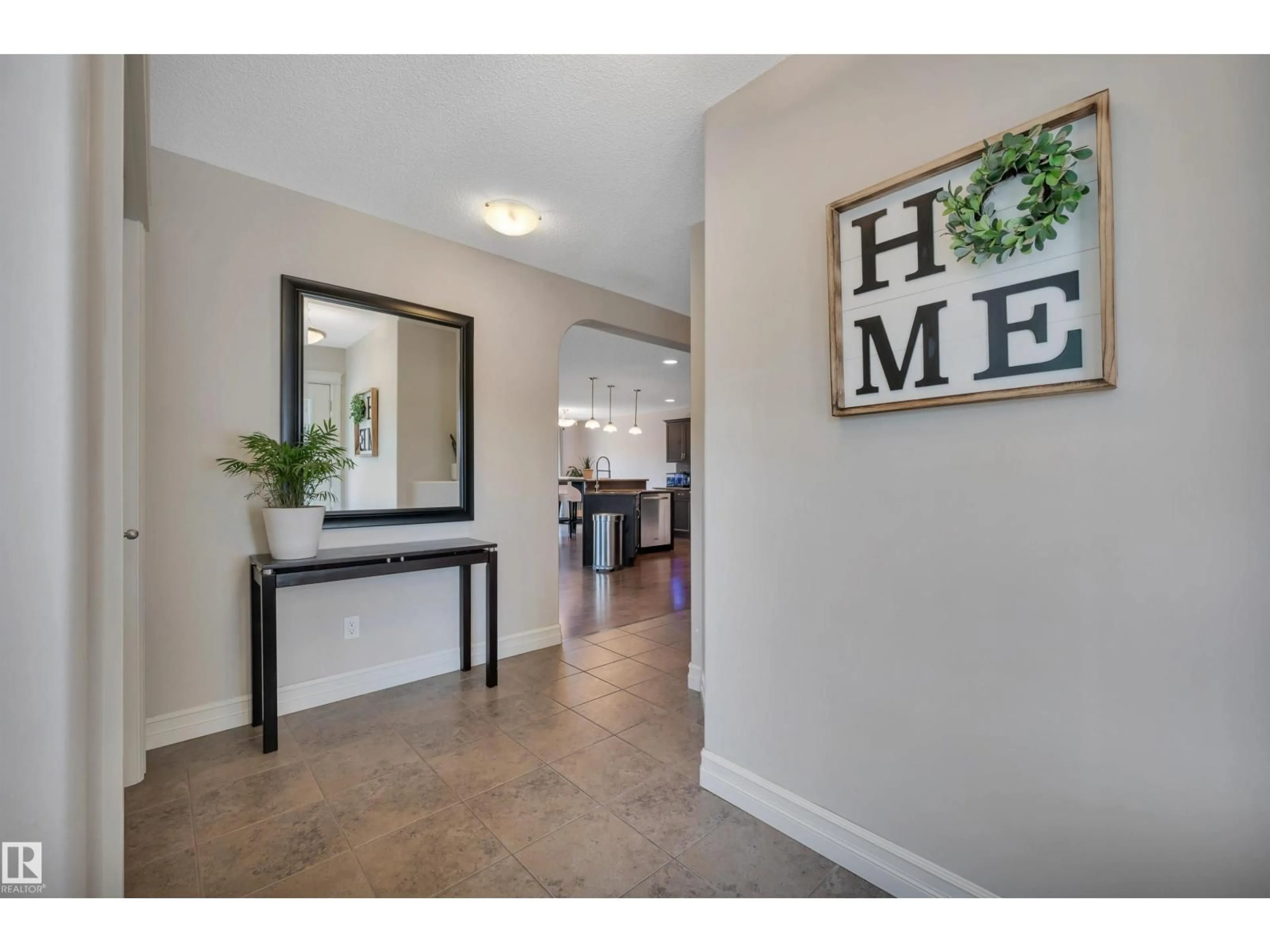 Indoor entryway for 1740 59 ST, Edmonton Alberta T6X0W5