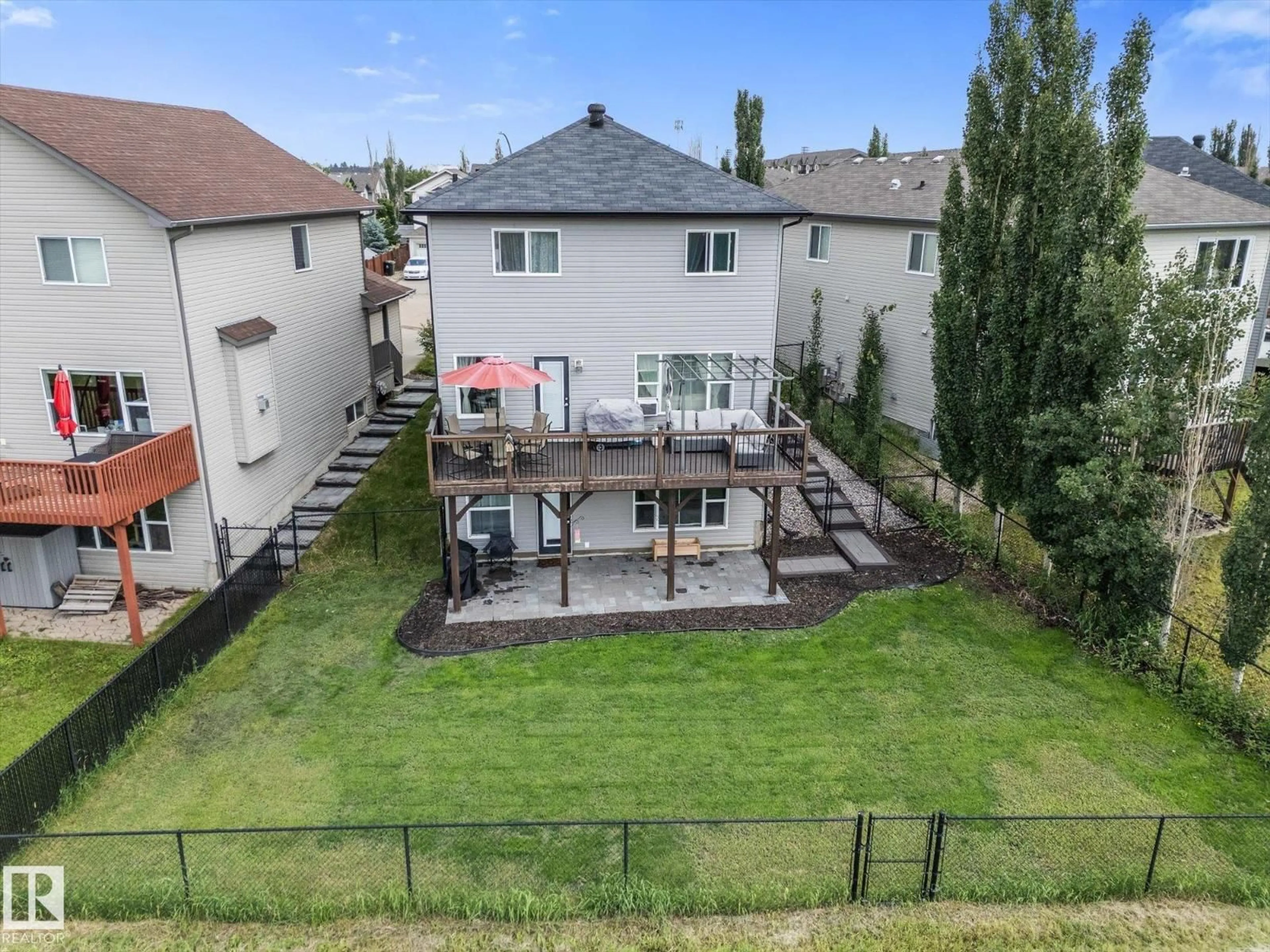 A pic from outside/outdoor area/front of a property/back of a property/a pic from drone, unknown for 18 ROCKWELL CL, Fort Saskatchewan Alberta T8L0E7