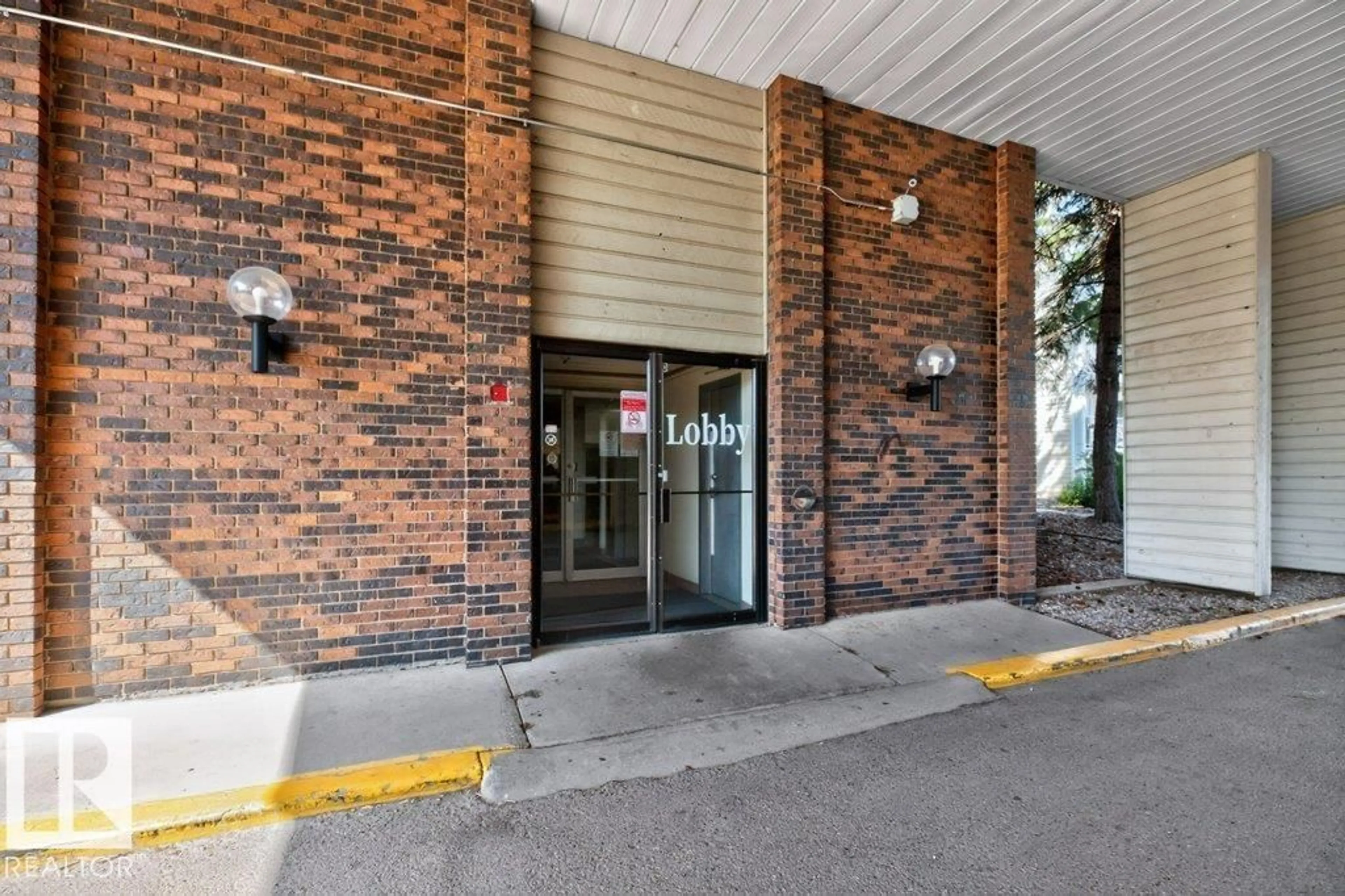 Indoor foyer for 312 - 4404 122 ST, Edmonton Alberta T6J4A9