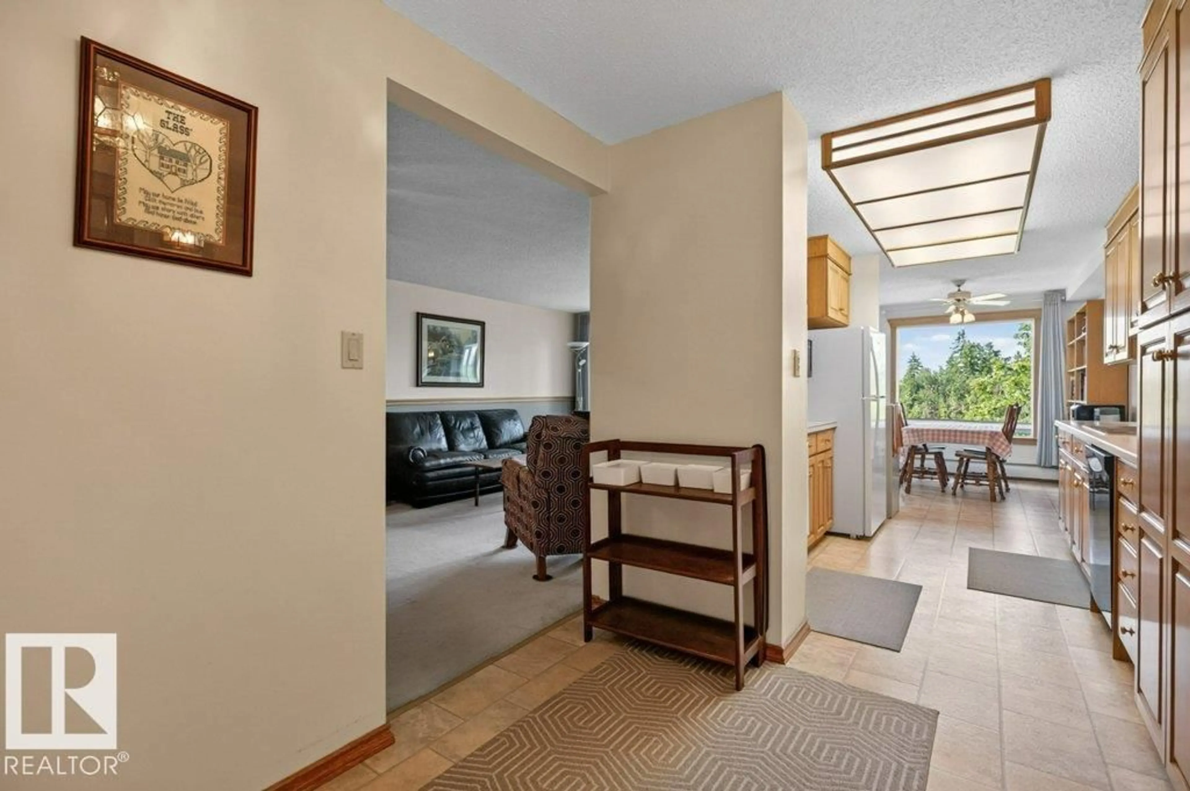 Indoor foyer for 312 - 4404 122 ST, Edmonton Alberta T6J4A9