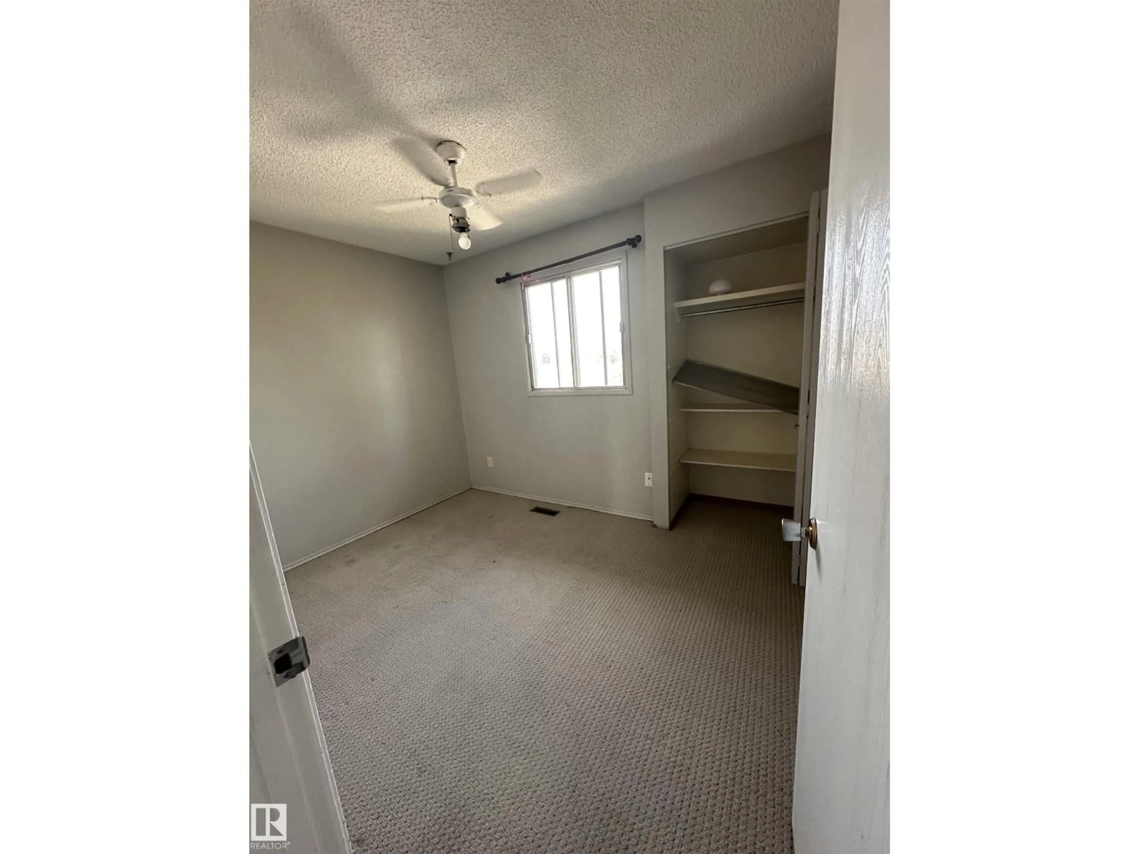 A pic of a room for 2114 47 ST, Edmonton Alberta T6L3J1