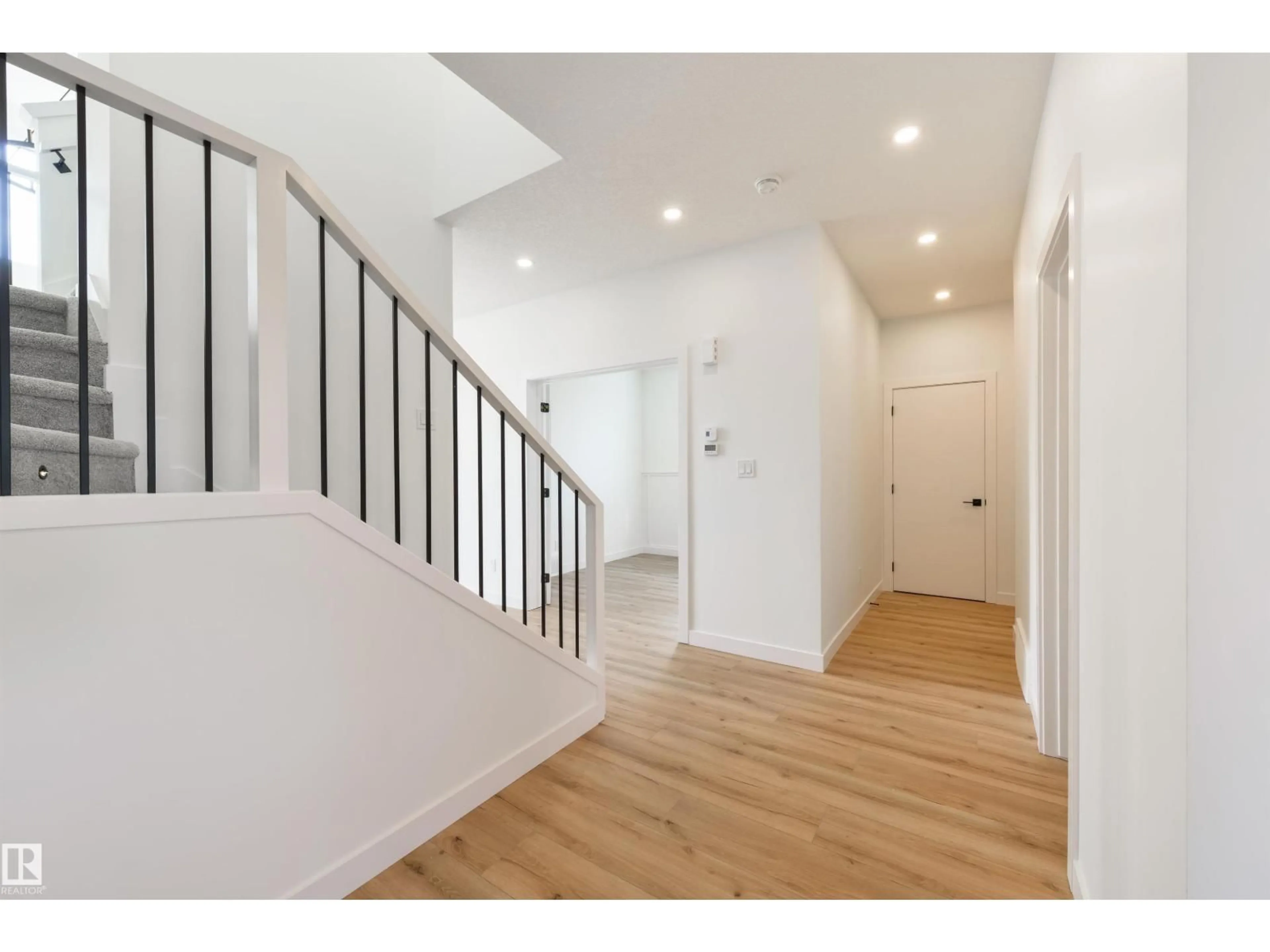 Indoor entryway for NW - 1309 HAWKS RIDGE LINK, Edmonton Alberta T5S0M2