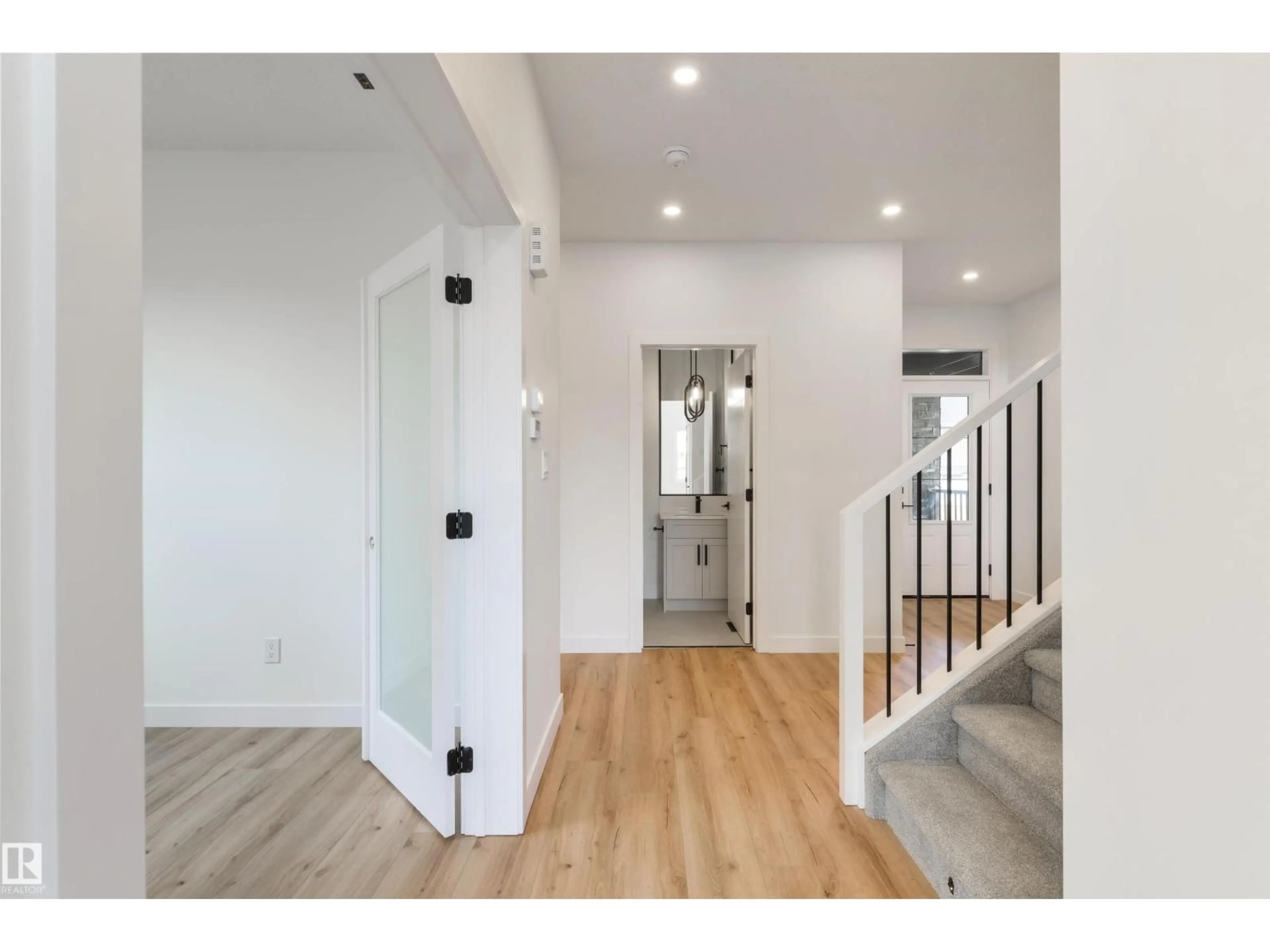 Indoor entryway for NW - 1309 HAWKS RIDGE LINK, Edmonton Alberta T5S0M2