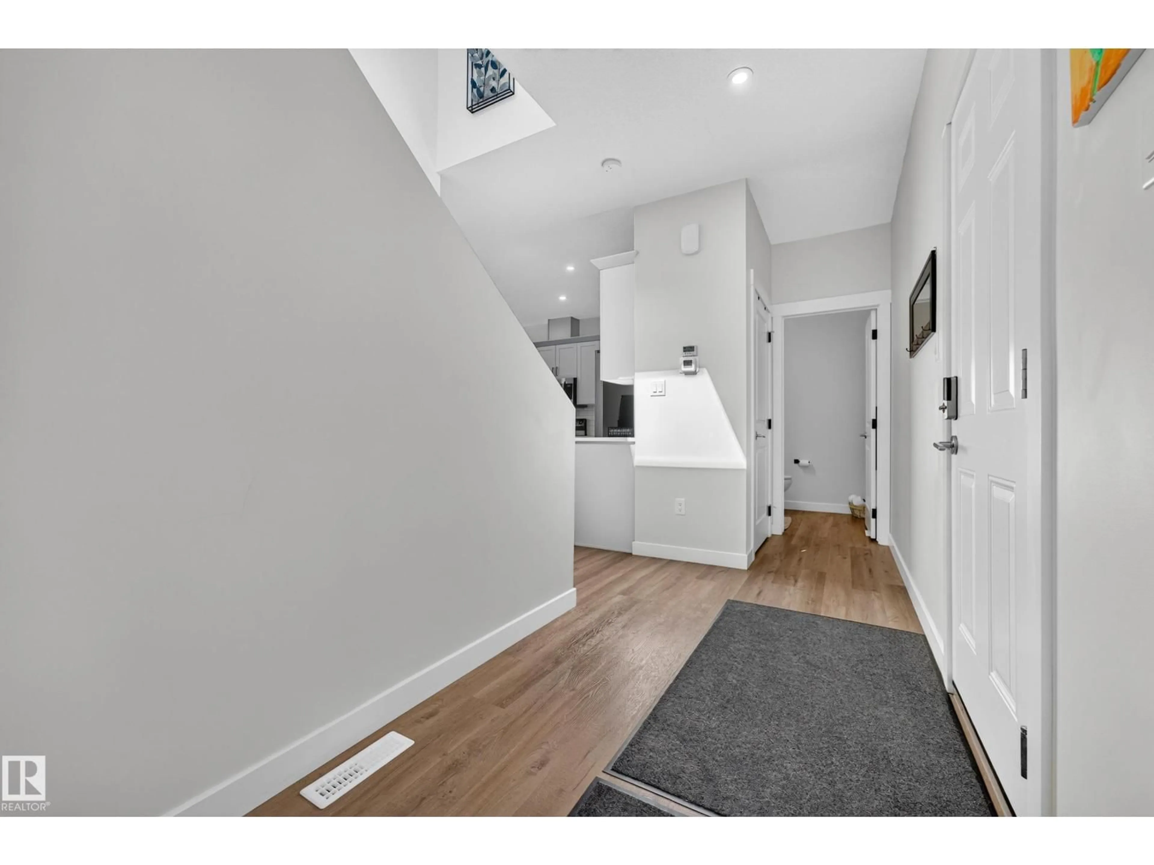 Indoor entryway for #321C - 26500 HWY 44, Riviere Qui Barre Alberta T8R0J3