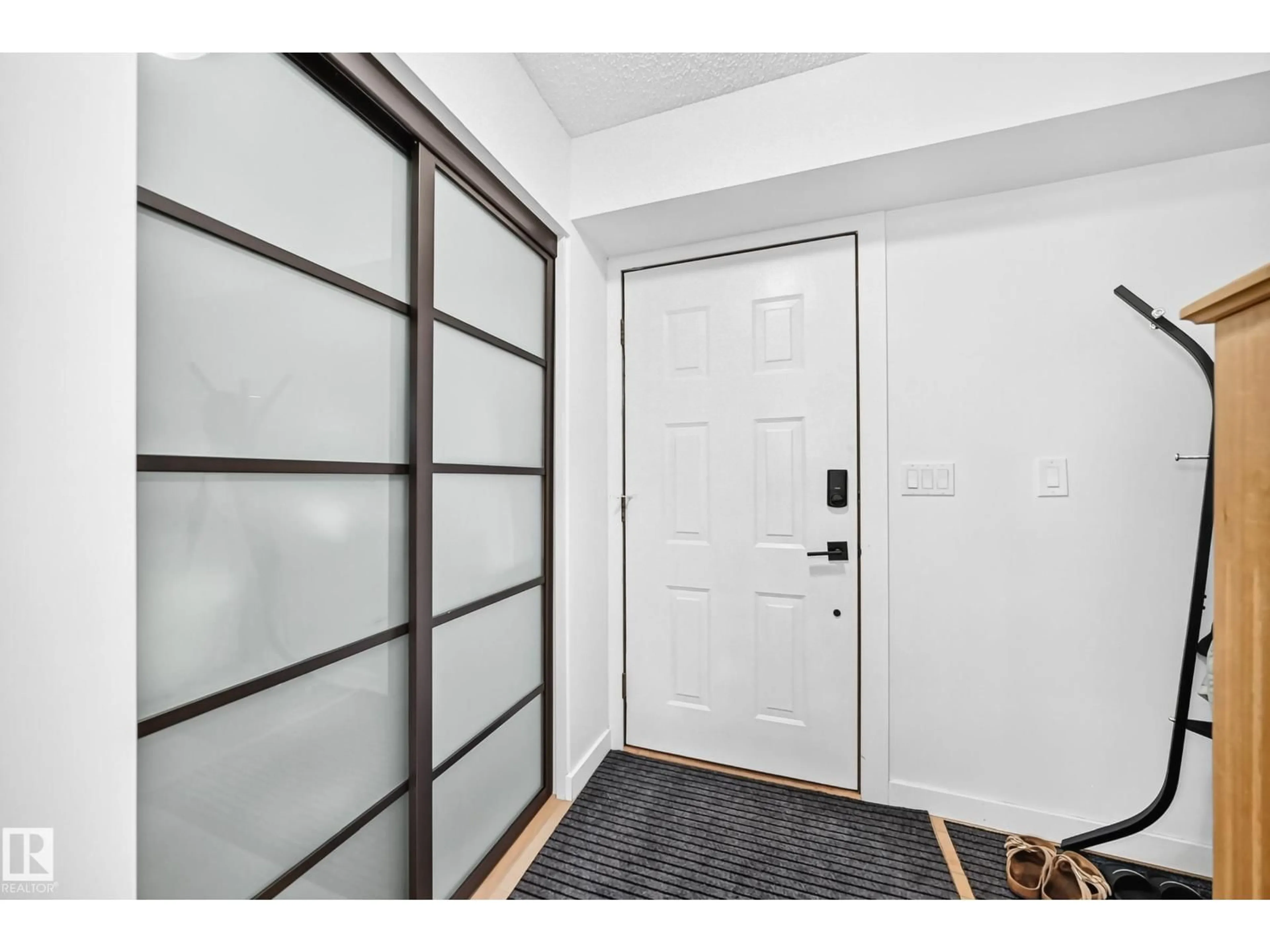 Indoor entryway for 74 LACOMBE PT, St. Albert Alberta T8N3P7