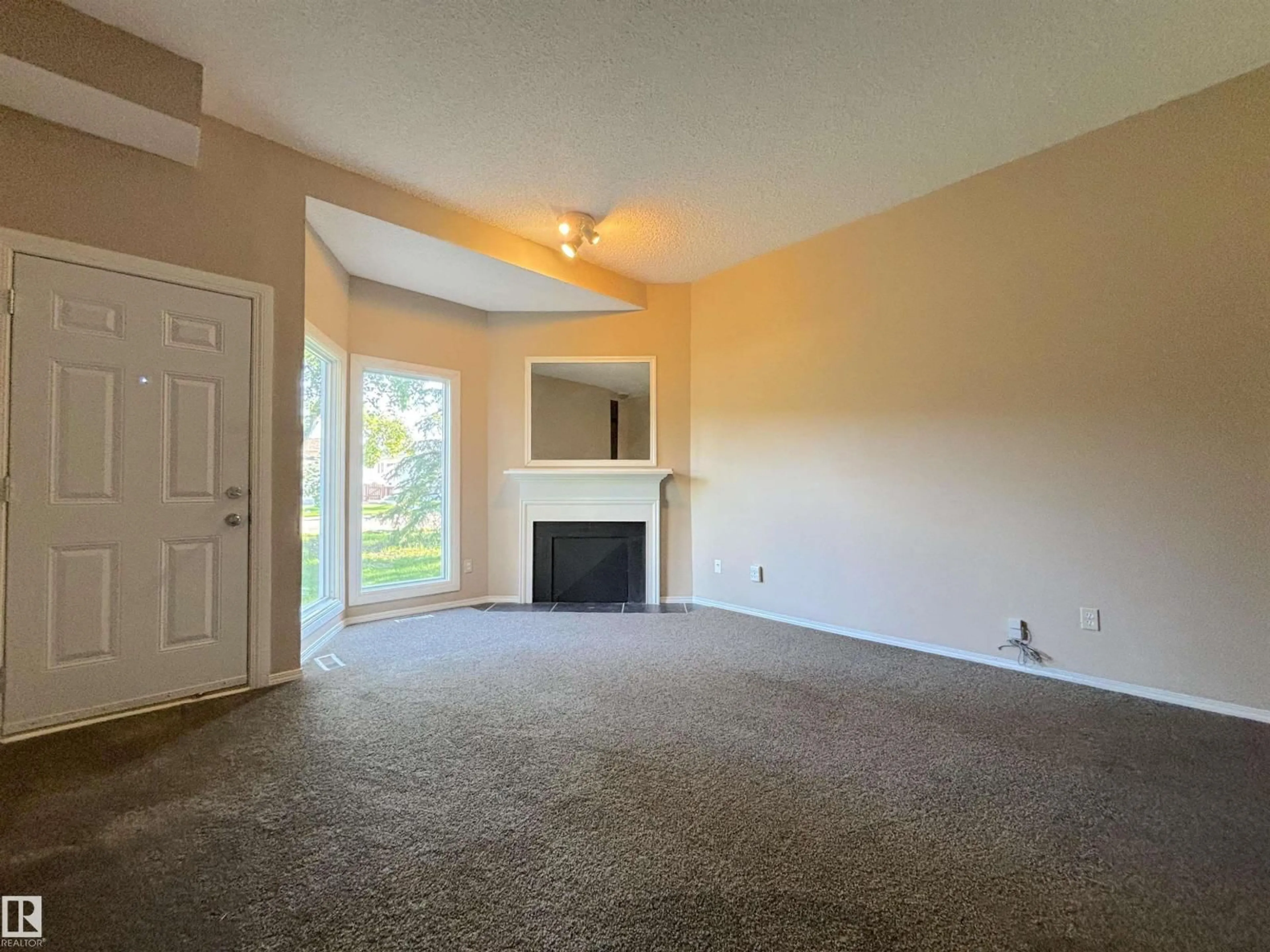 A pic of a room for 5955 40 AV, Edmonton Alberta T6L3P6