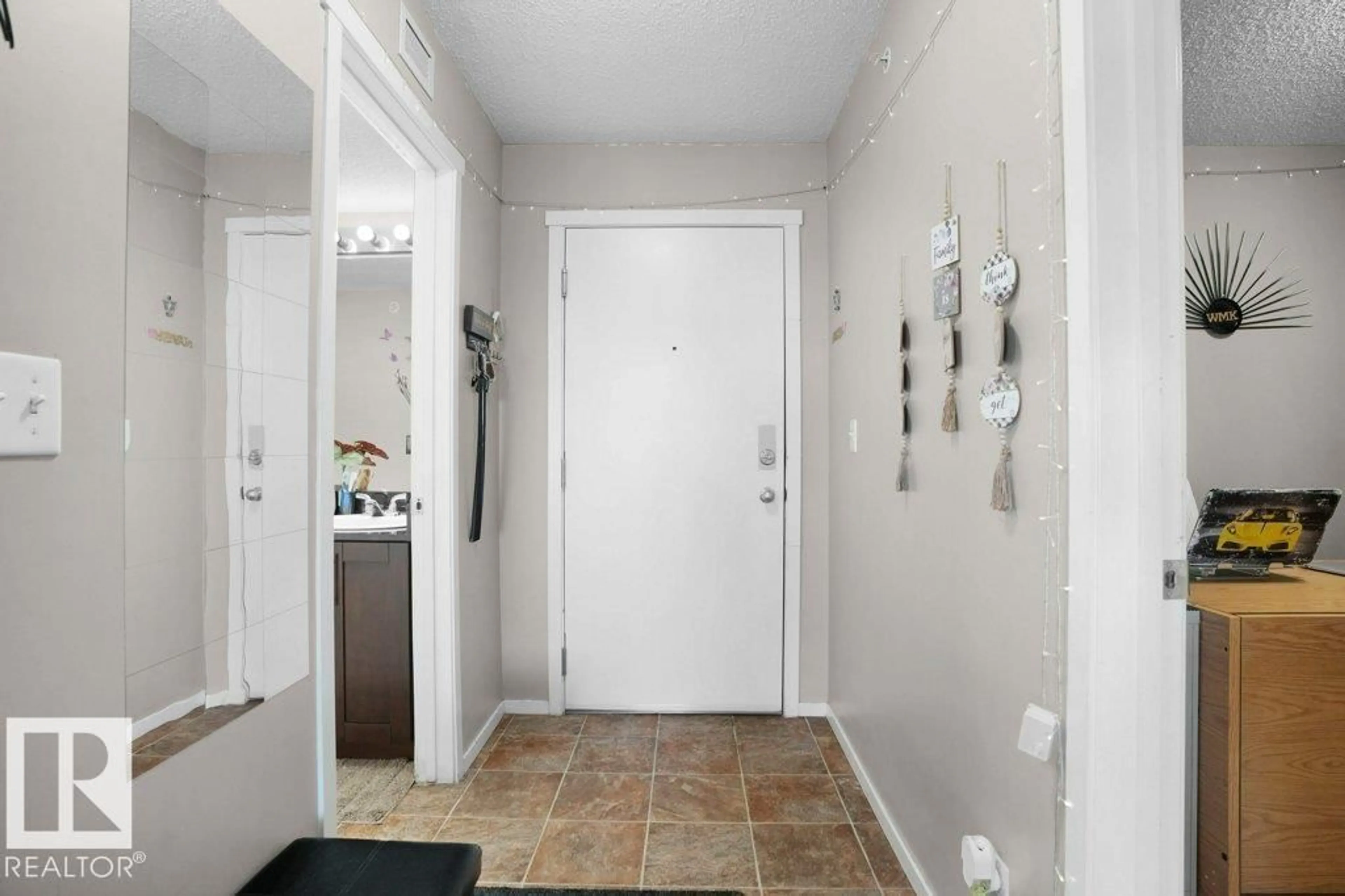 Indoor entryway for #417 - 111 WATT CM, Edmonton Alberta T6X2C6