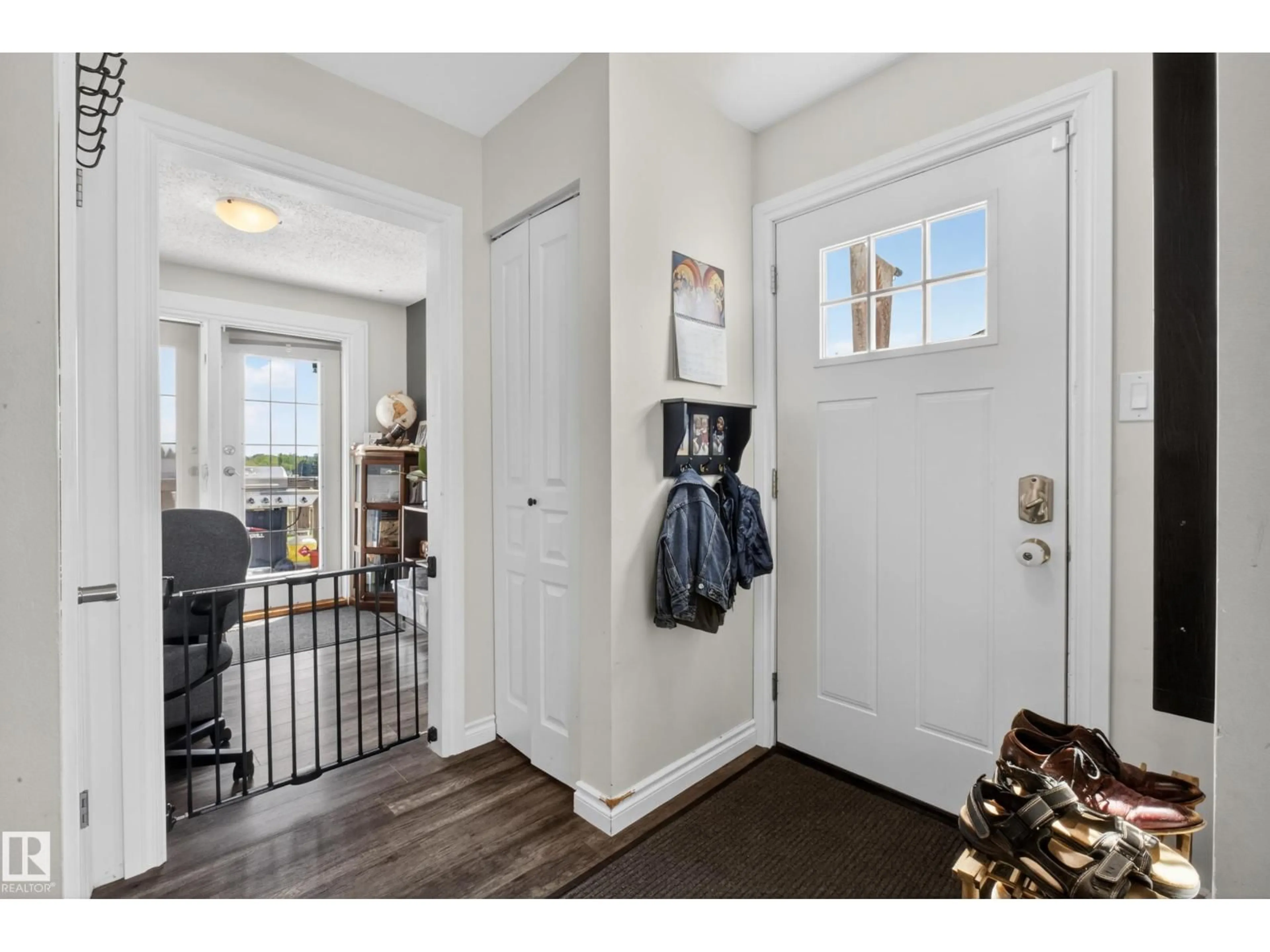 Indoor entryway for 5311 50 ST, Legal Alberta T0B1L0