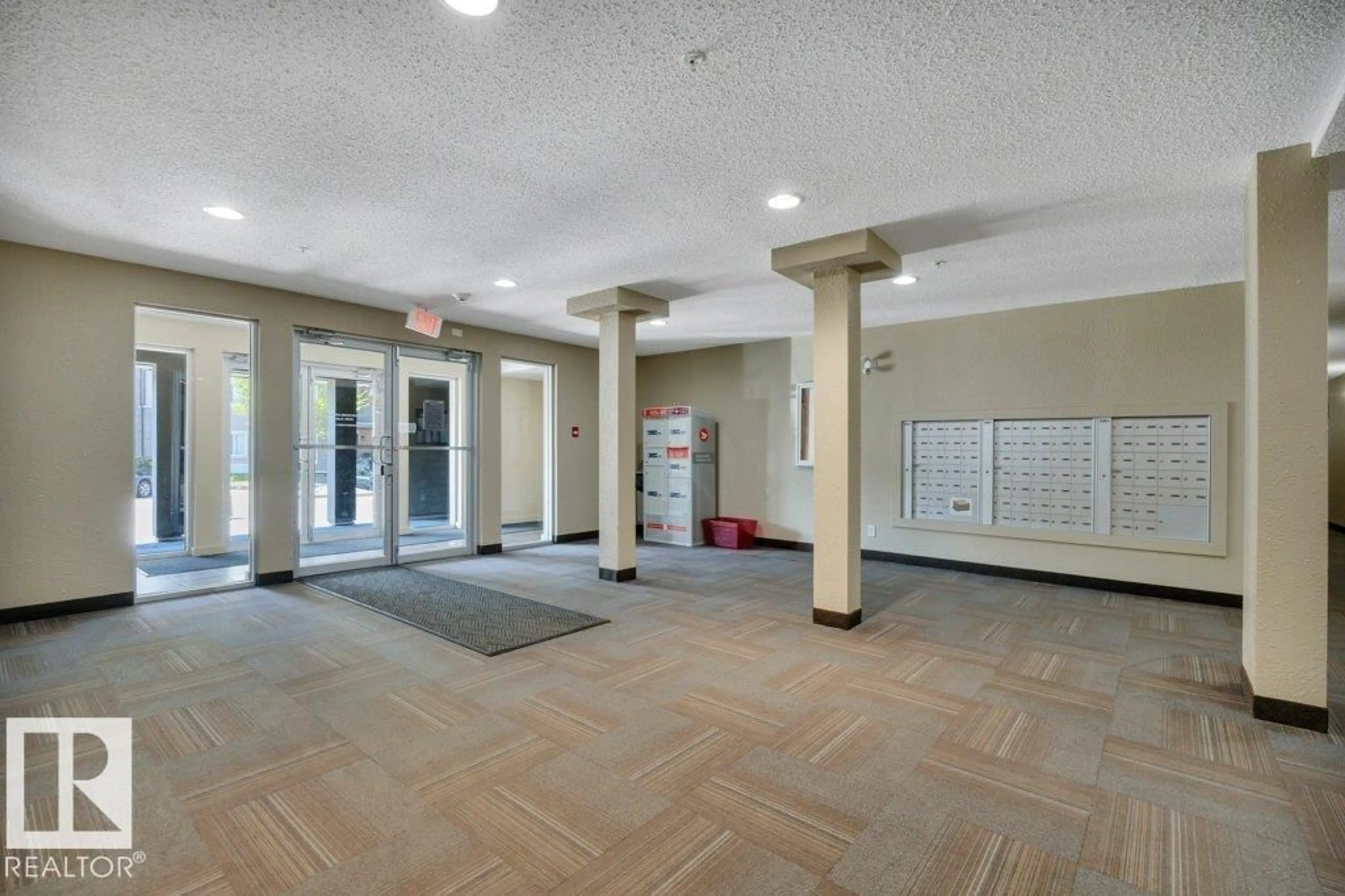 Indoor foyer for 201 - 534 WATT BV, Edmonton Alberta T6X1P7