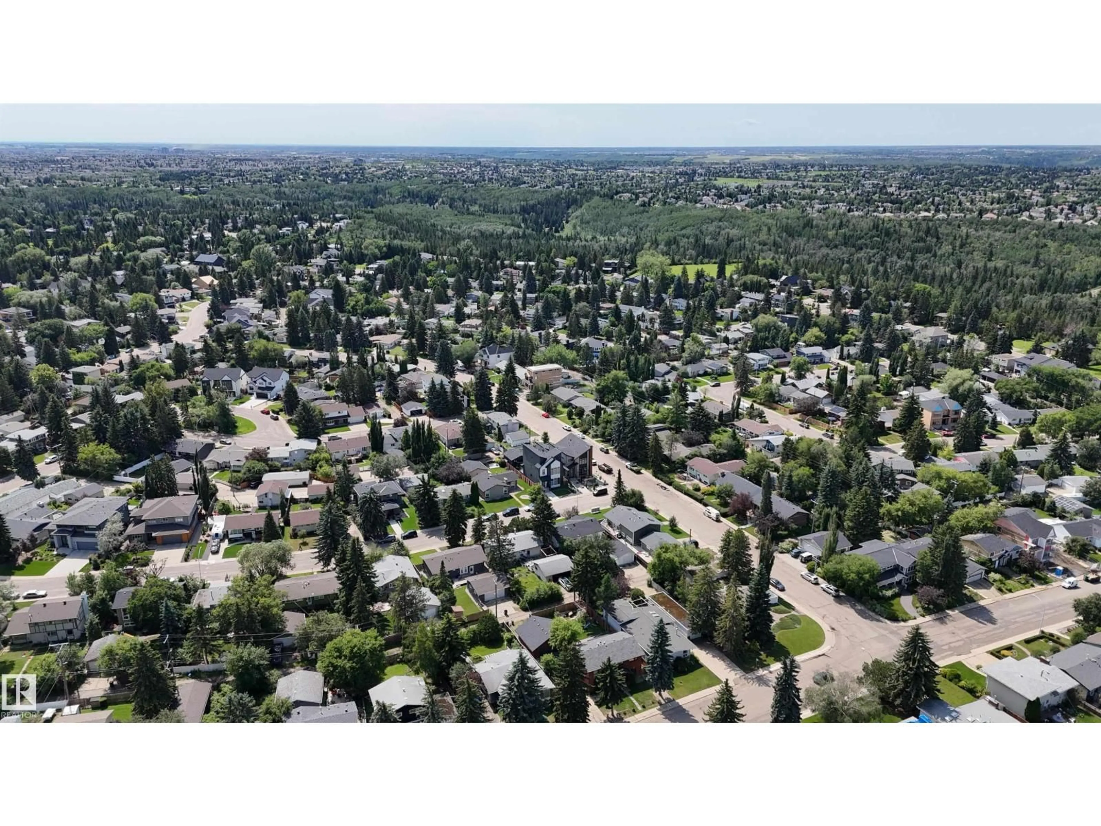 A pic from outside/outdoor area/front of a property/back of a property/a pic from drone, street for 4140 122 ST, Edmonton Alberta T6J1Z2