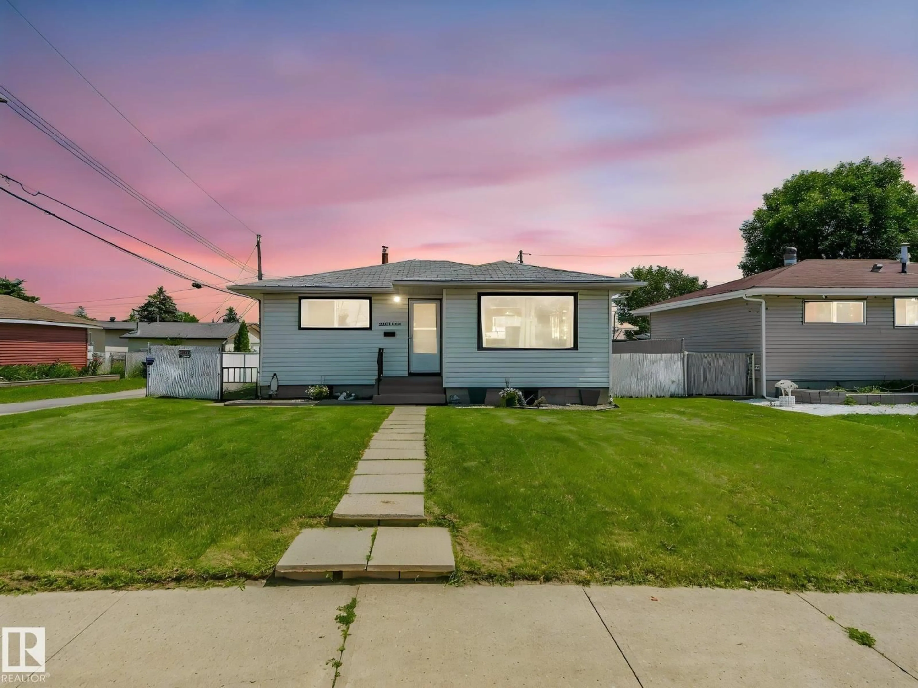 A pic from outside/outdoor area/front of a property/back of a property/a pic from drone, street for 13323 58 ST, Edmonton Alberta T5A0P9