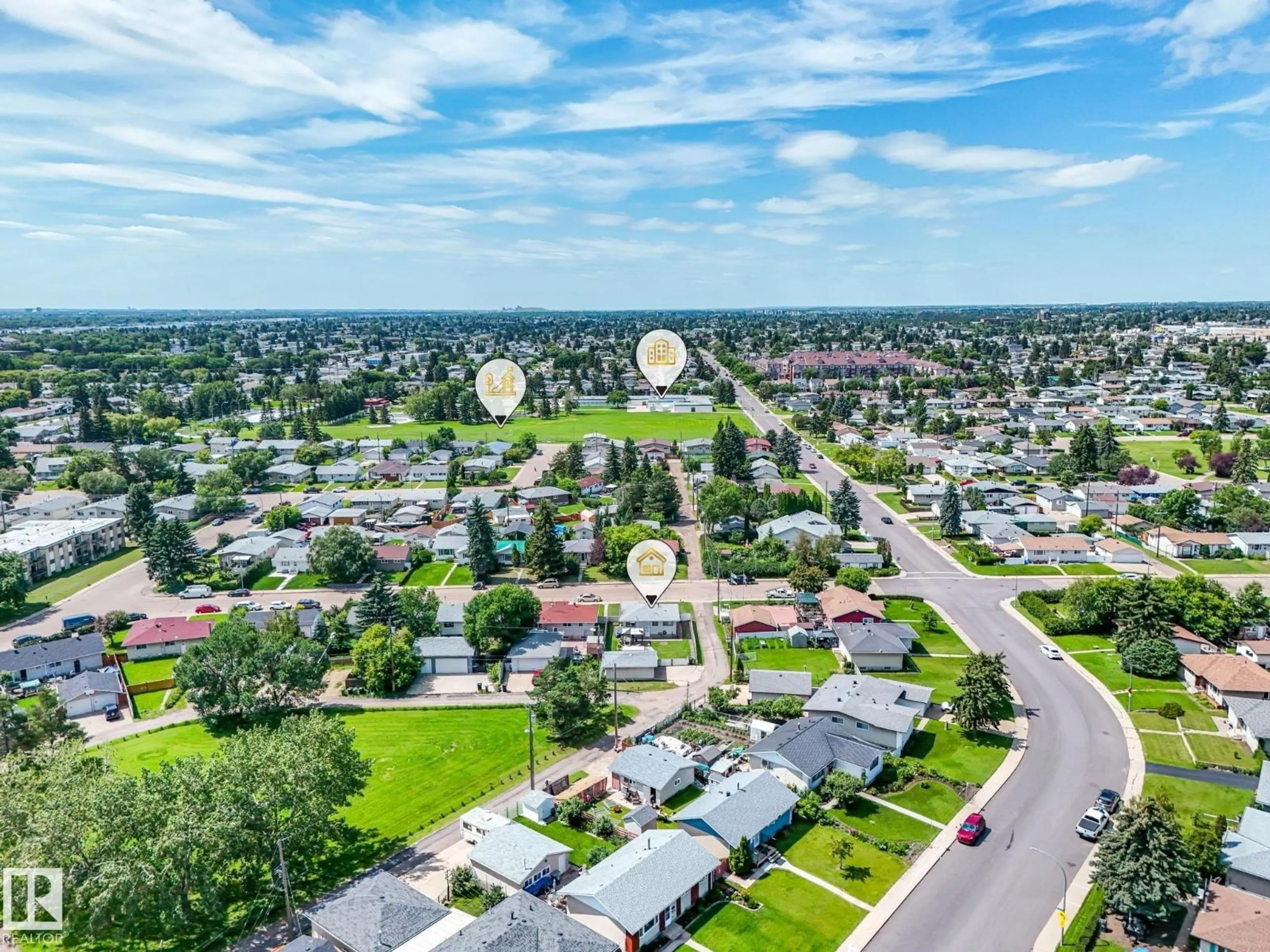 A pic from outside/outdoor area/front of a property/back of a property/a pic from drone, street for 13323 58 ST, Edmonton Alberta T5A0P9