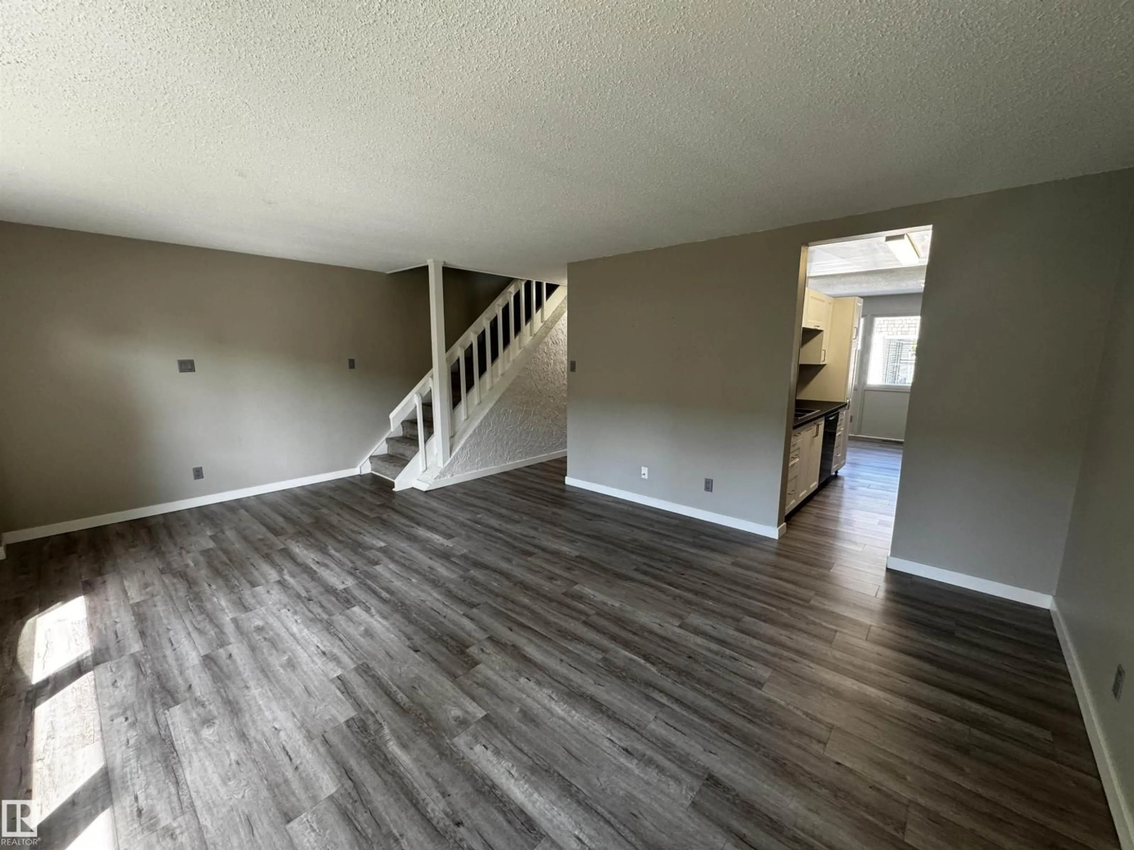 A pic of a room for 404 VILLAGE ON THE GREEN NW, Edmonton Alberta T5A1H2
