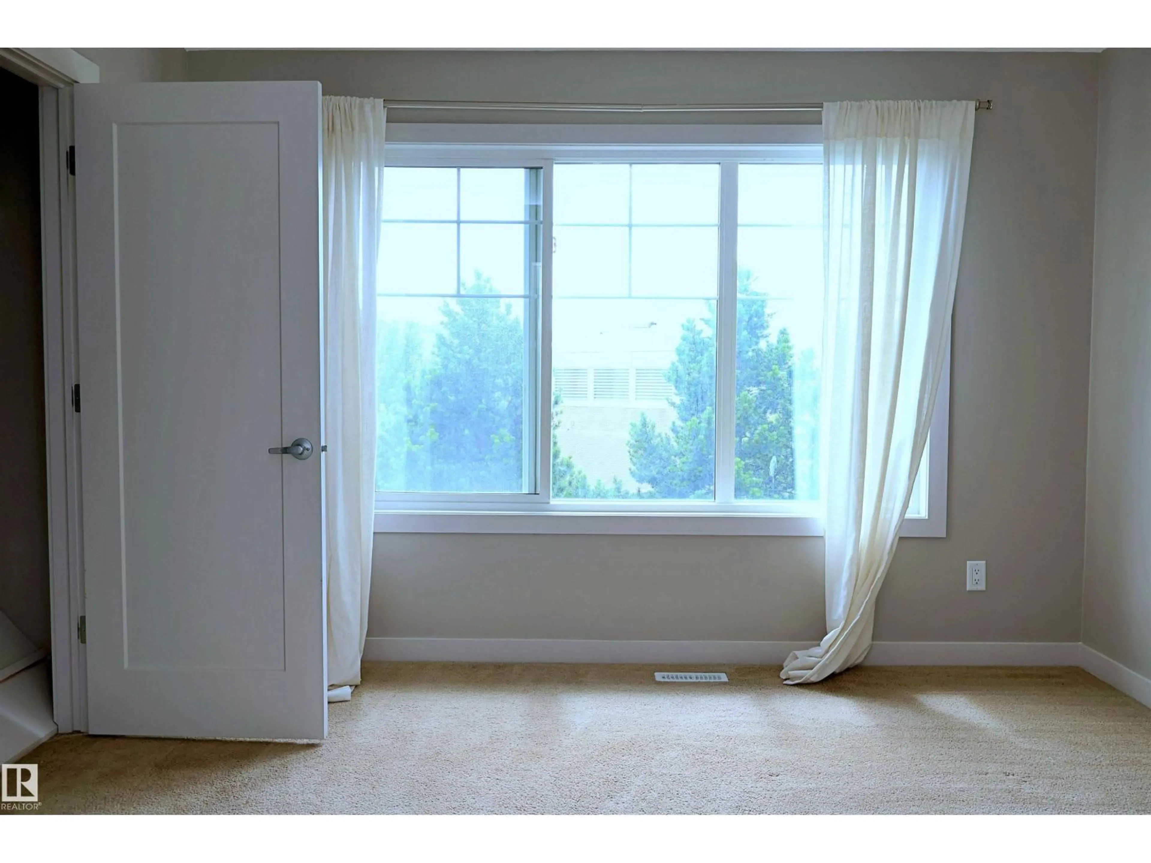 A pic of a room for 140 - 6 YOUVILLE DRIVE NW, Edmonton Alberta T5J5E8