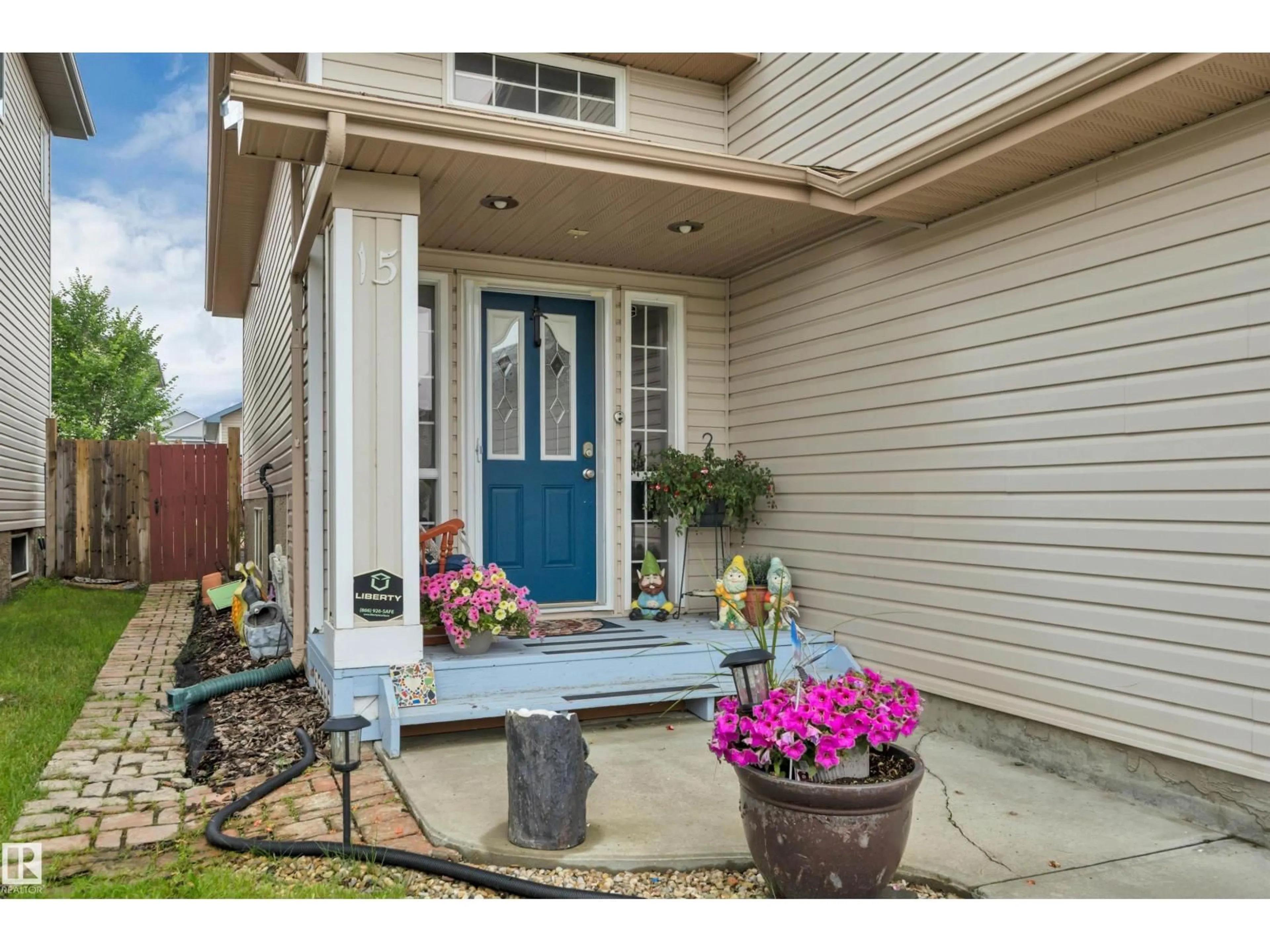 Indoor entryway for 15 DOUGLAS CR, Leduc Alberta T9E8P3