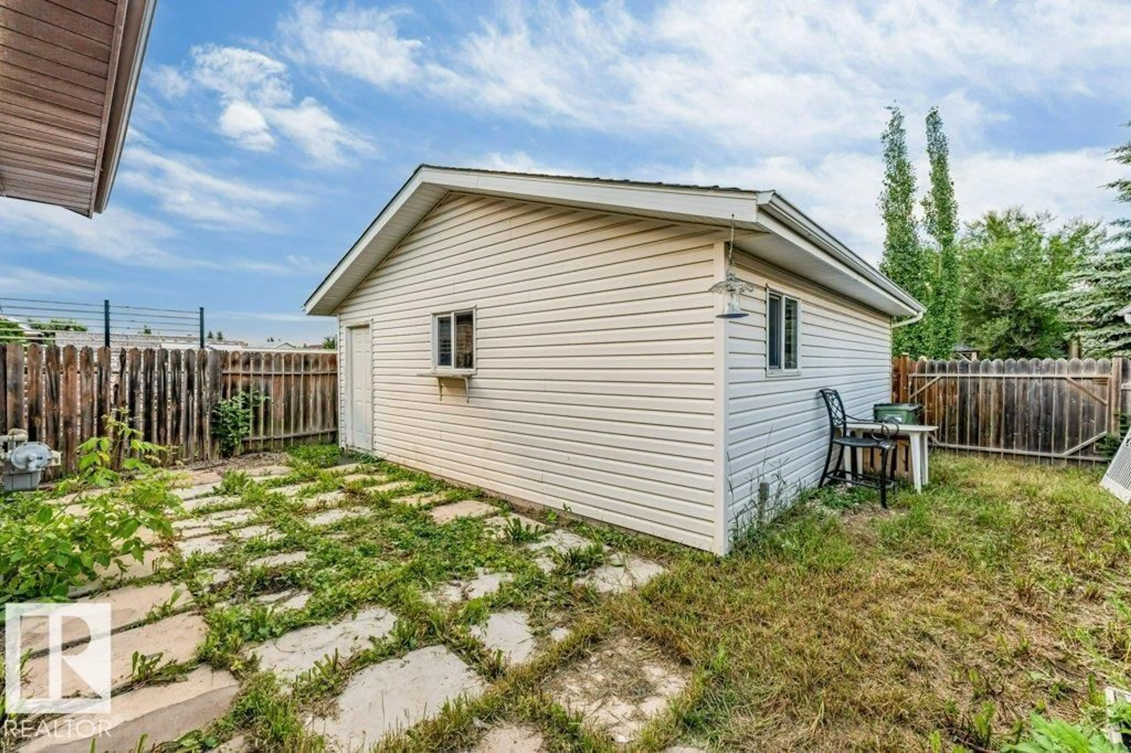 Shed for NW - 4337 38 ST, Edmonton Alberta T6L5A6