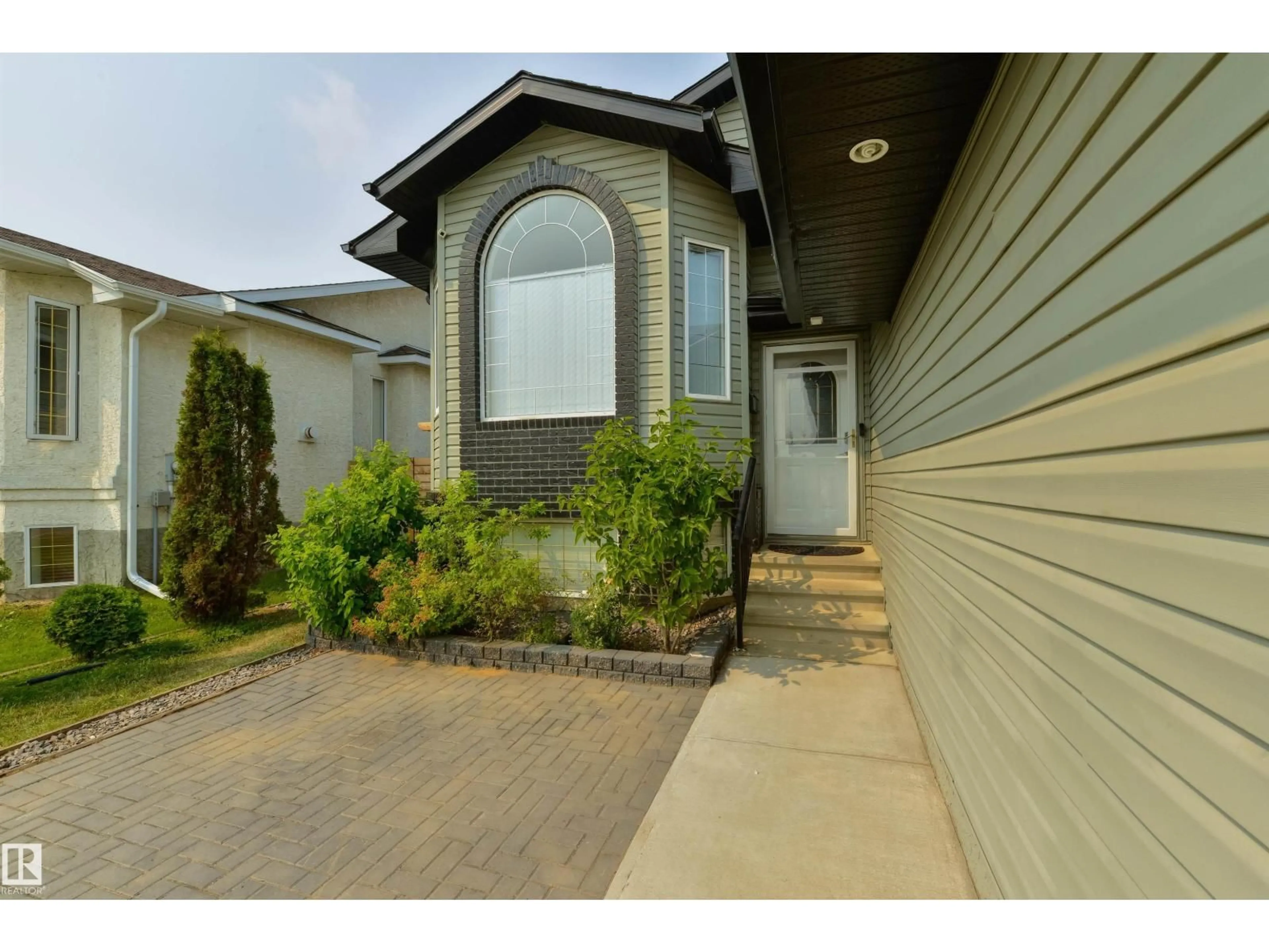 Unknown for 417 HOLLICK-KENYON RD, Edmonton Alberta T5Y2T9
