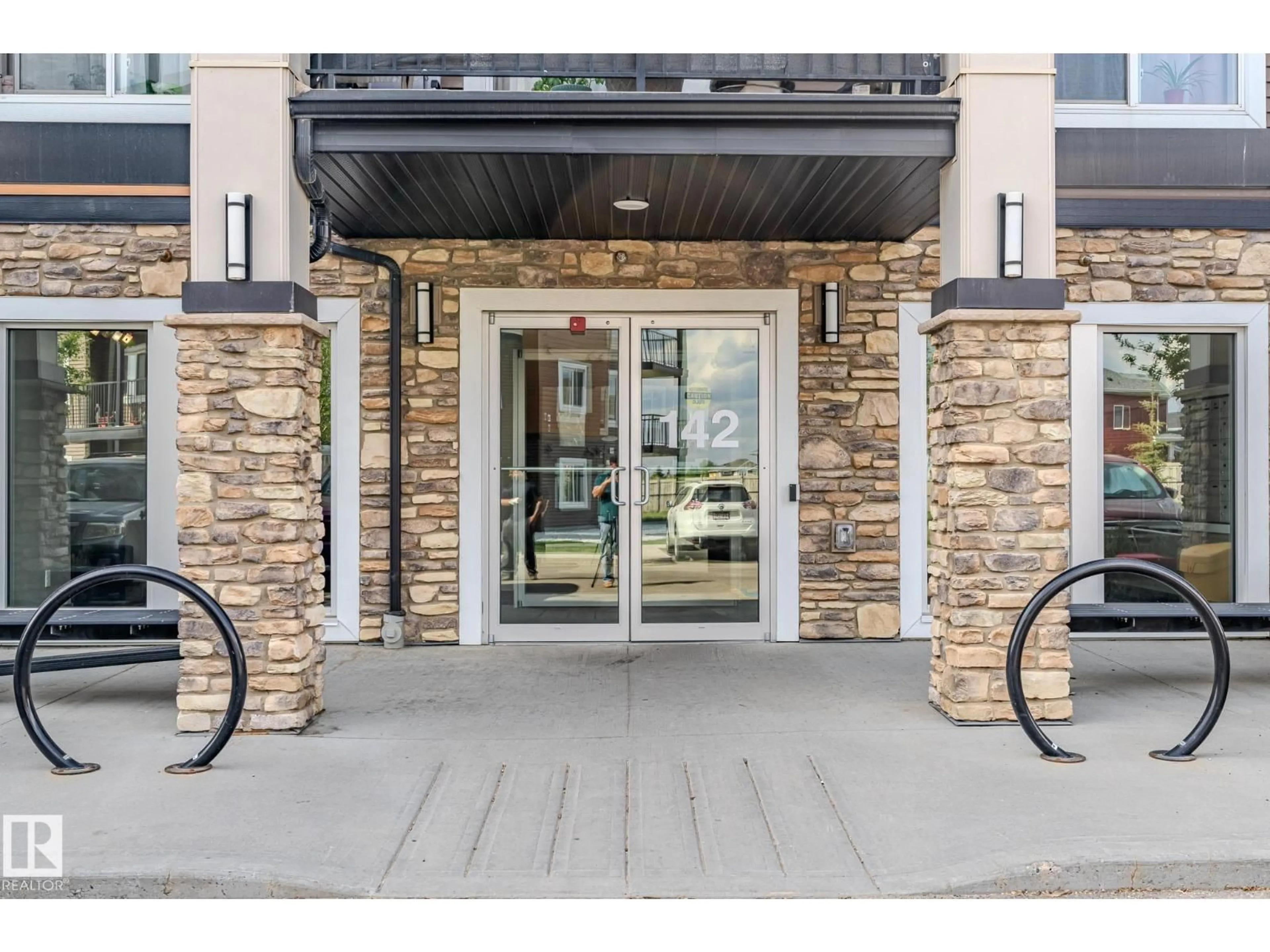 Indoor foyer for #107 - 142 EBBERS BV, Edmonton Alberta T5Y3W2