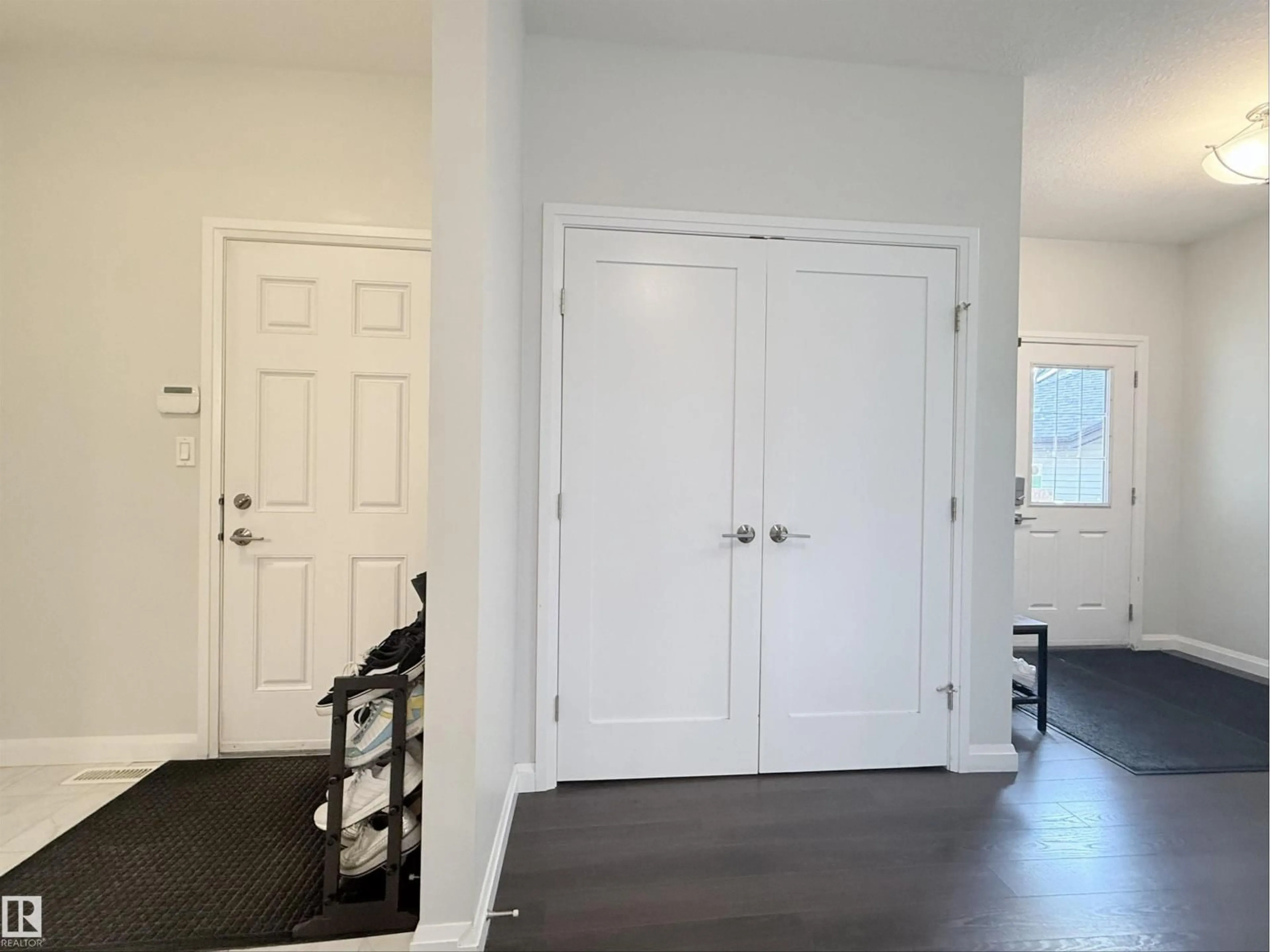 Indoor entryway for 5876 168 AV, Edmonton Alberta T5Y0N2