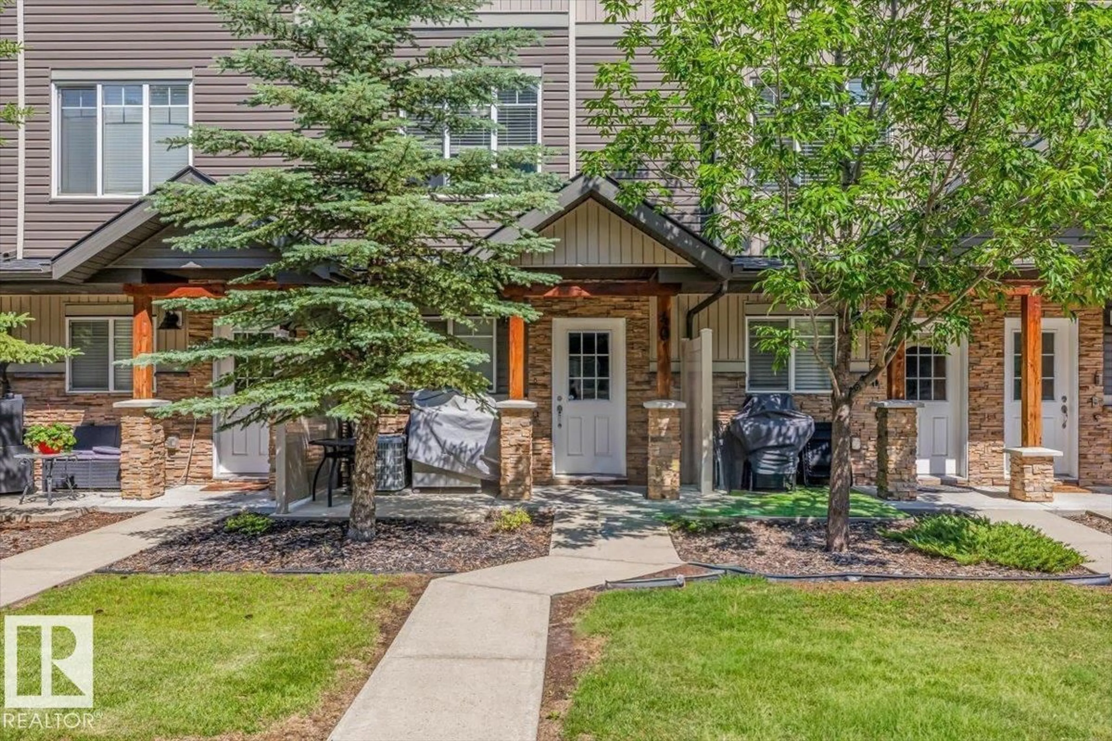Indoor entryway for #40 - 9515 160 AV, Edmonton Alberta T5Z0M4
