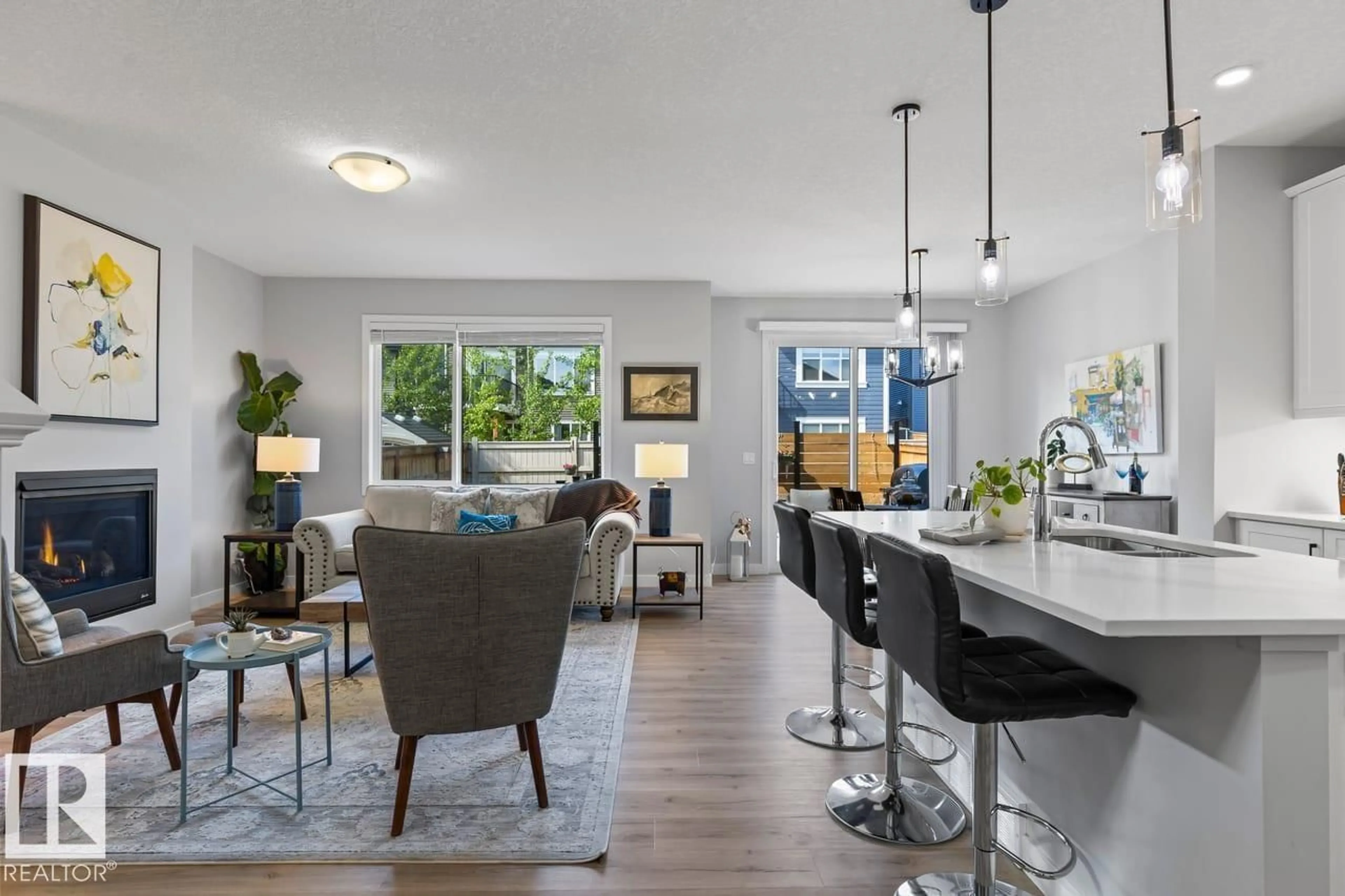 Open concept kitchen, unknown for 288 SUNDOWN VW, Cochrane Alberta T4C2R2