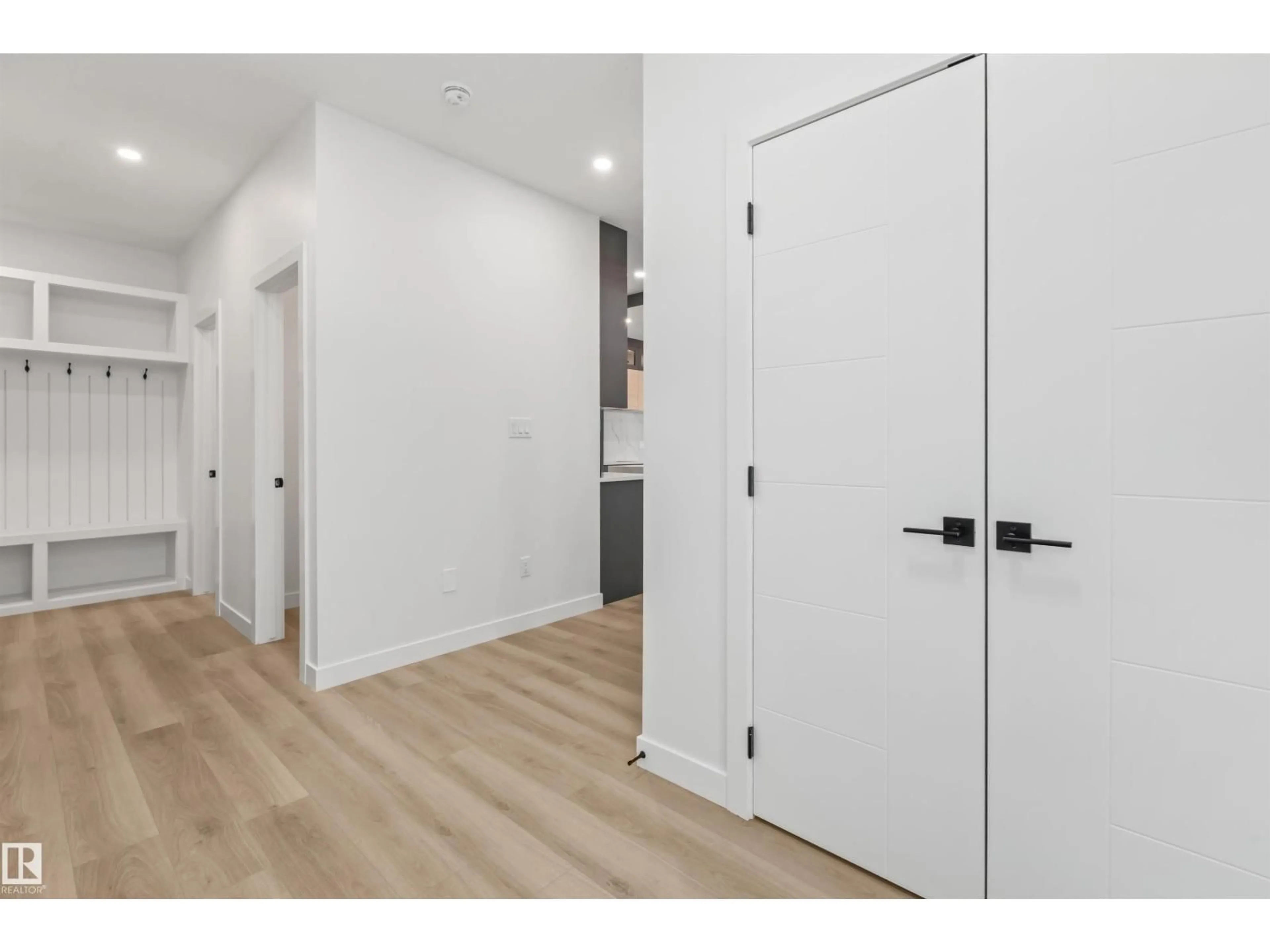 Indoor entryway for 2 OWL RIDGE CL, Fort Saskatchewan Alberta T8L0P6