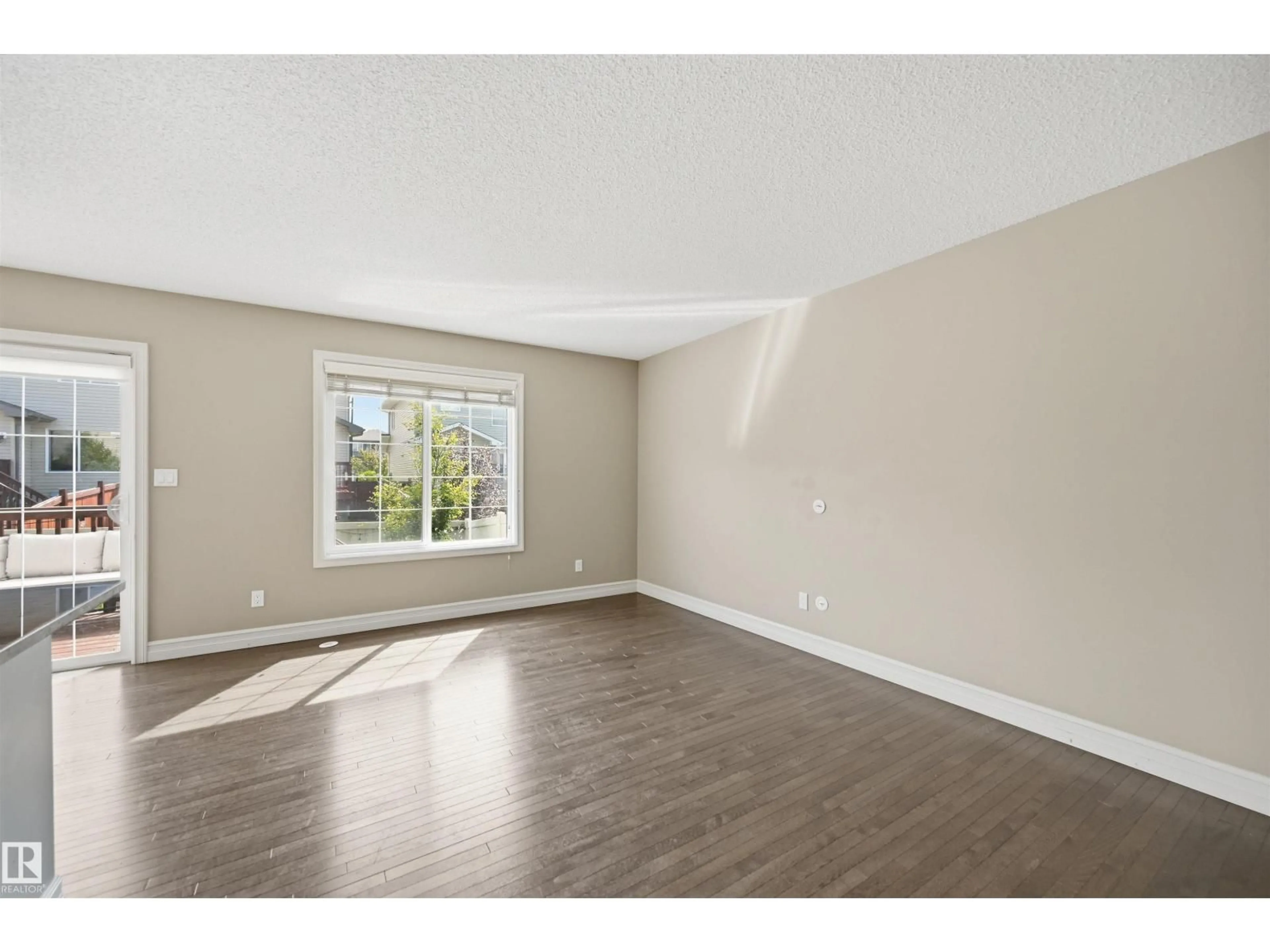 A pic of a room for #11 - 5317 3 AV SW, Edmonton Alberta T6X0W7