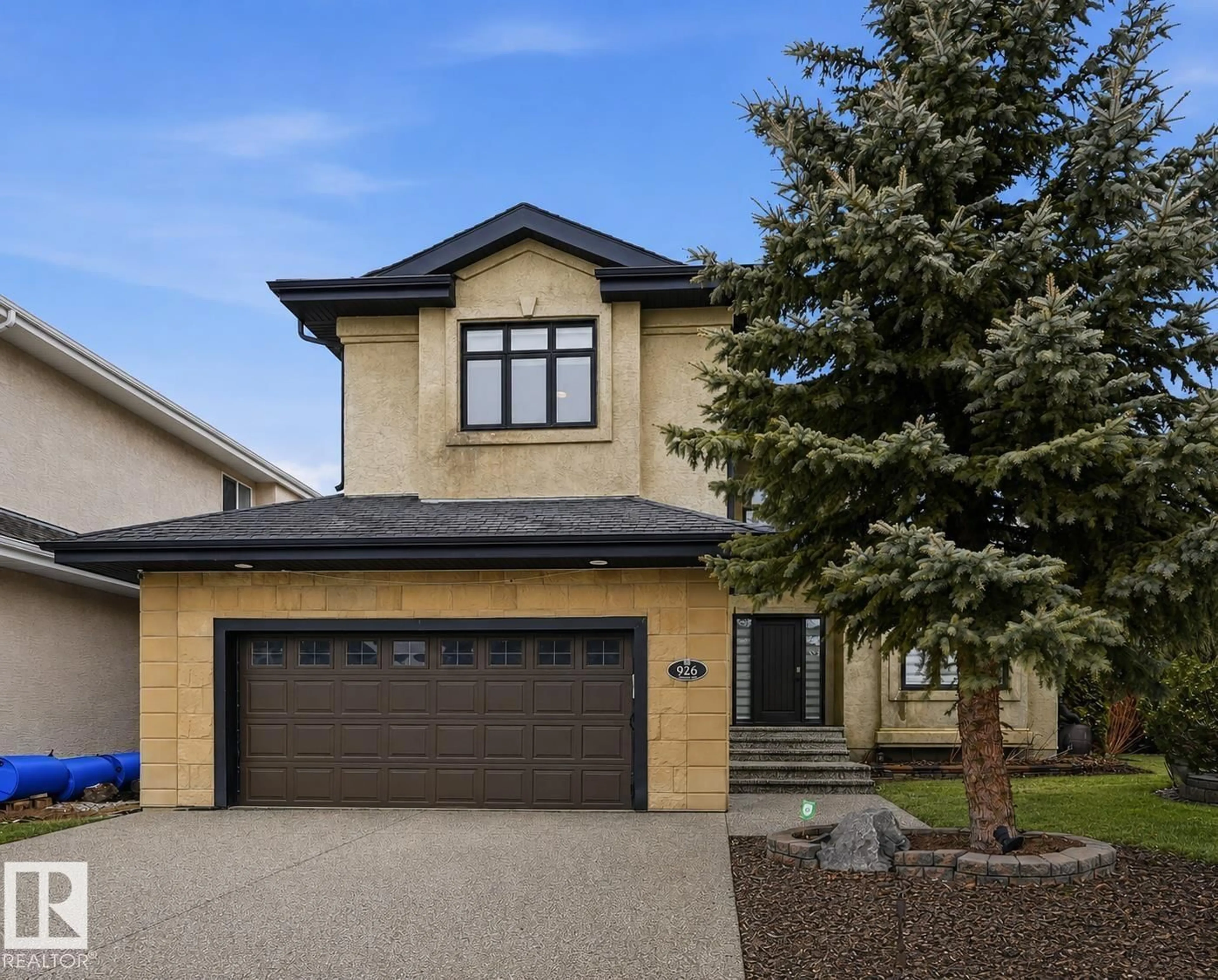 Home with vinyl exterior material, street for 926 THOMPSON PL, Edmonton Alberta T6R3K4