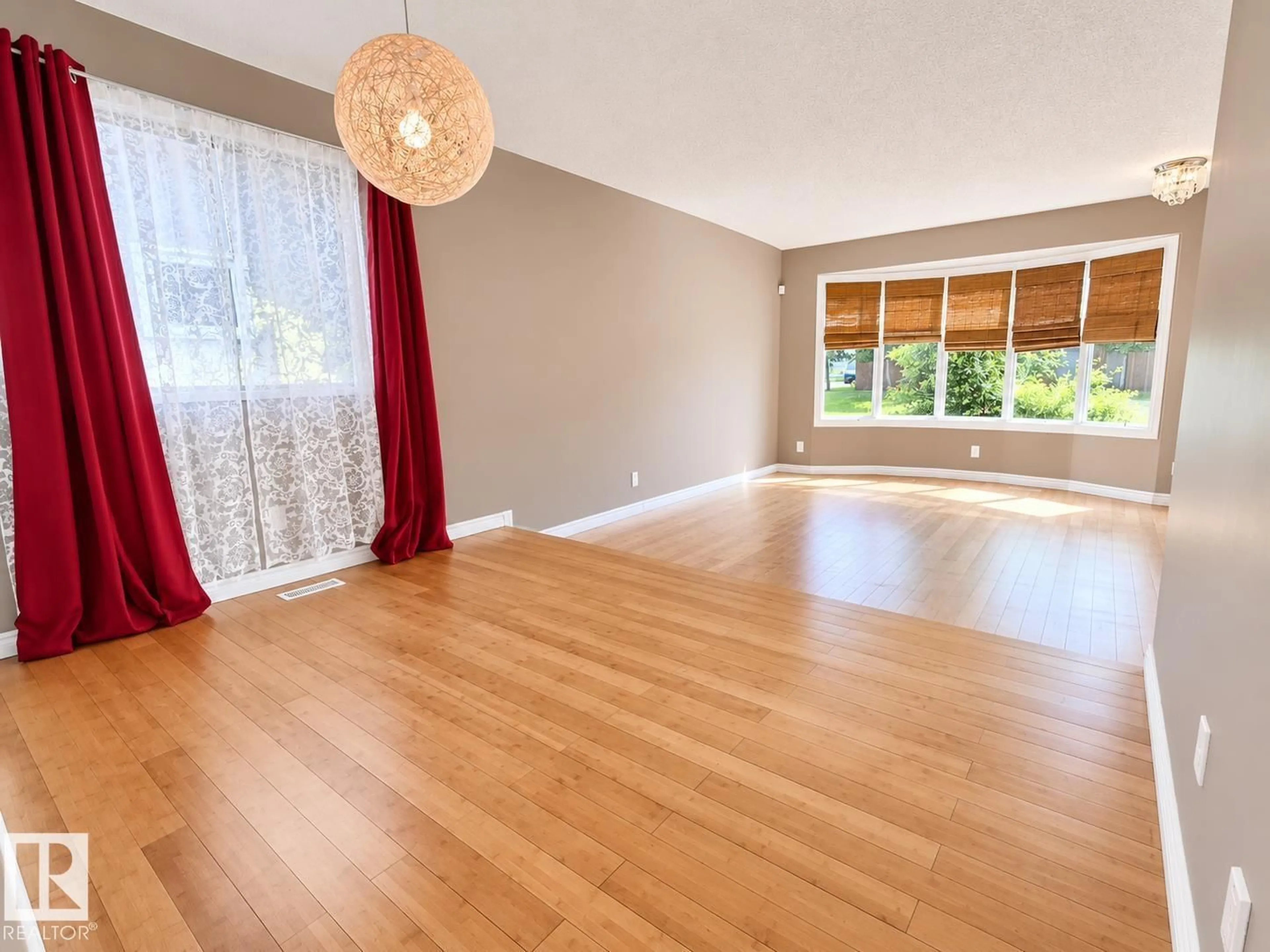 A pic of a room for NW - 2914 48 ST, Edmonton Alberta T6L4R1
