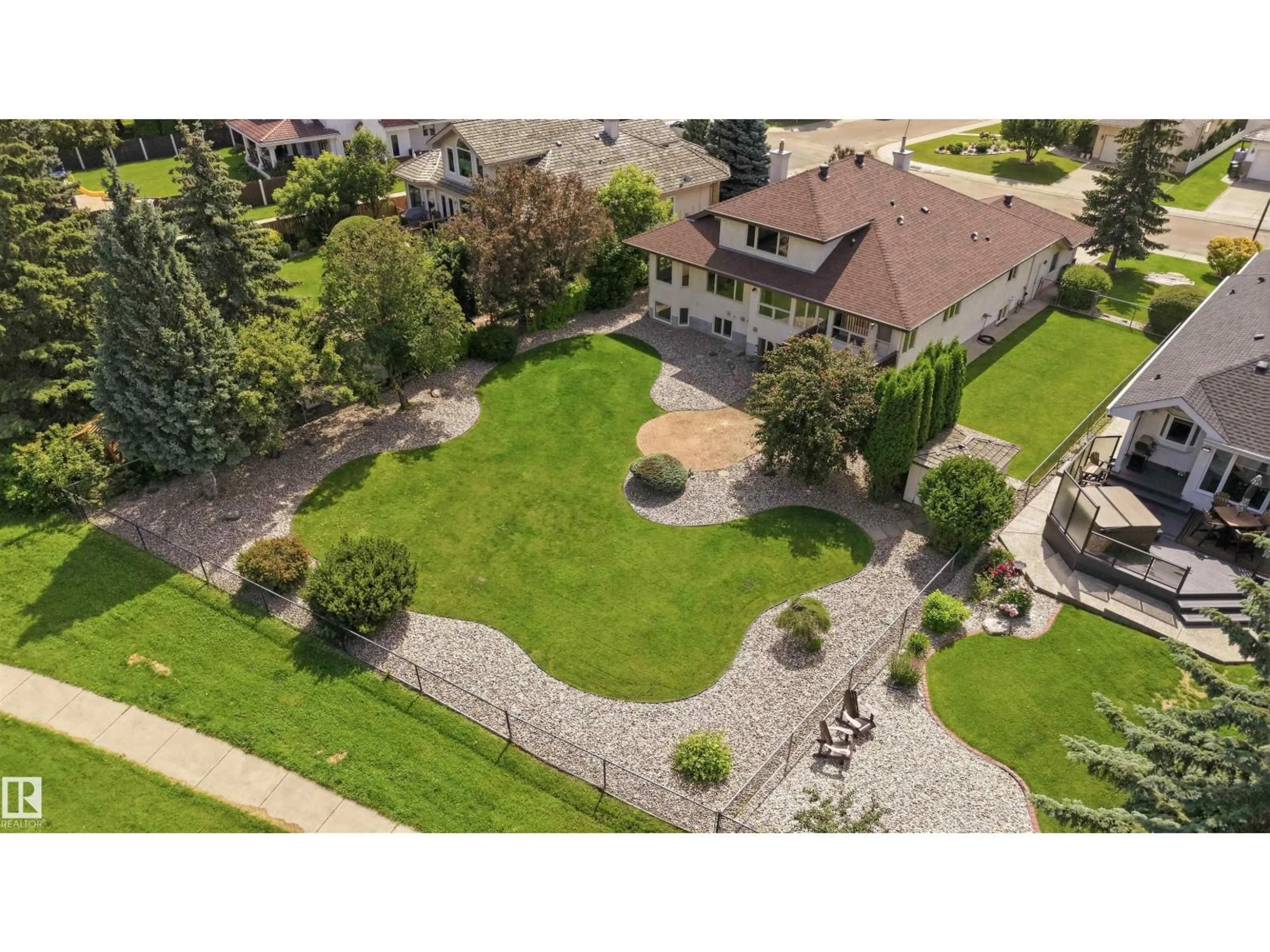 A pic from outside/outdoor area/front of a property/back of a property/a pic from drone, street for 337 TWIN BROOKS DR, Edmonton Alberta T6J6S5