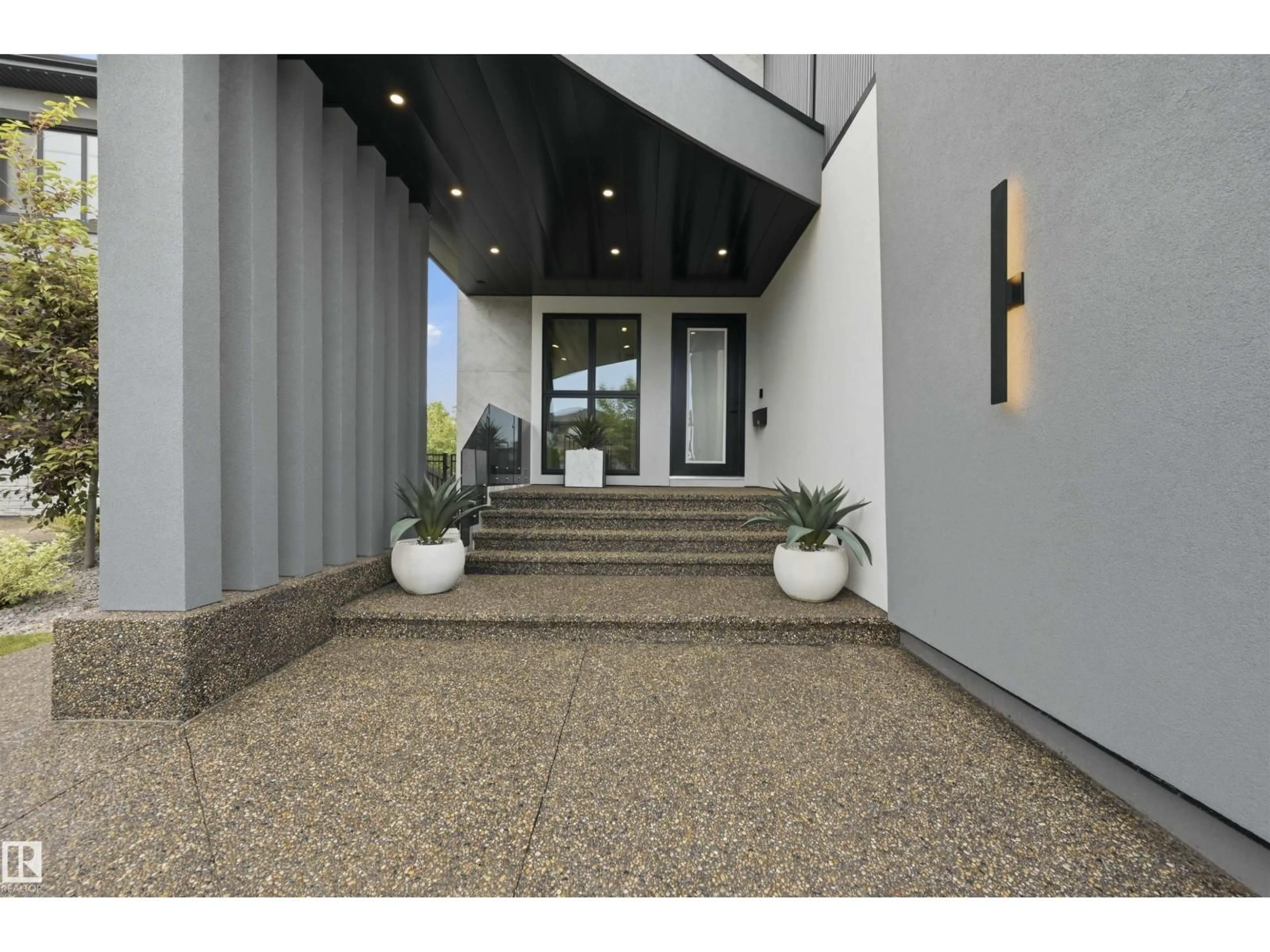 Indoor entryway for 4081 WHISPERING RIVER DR, Edmonton Alberta T6W2E2
