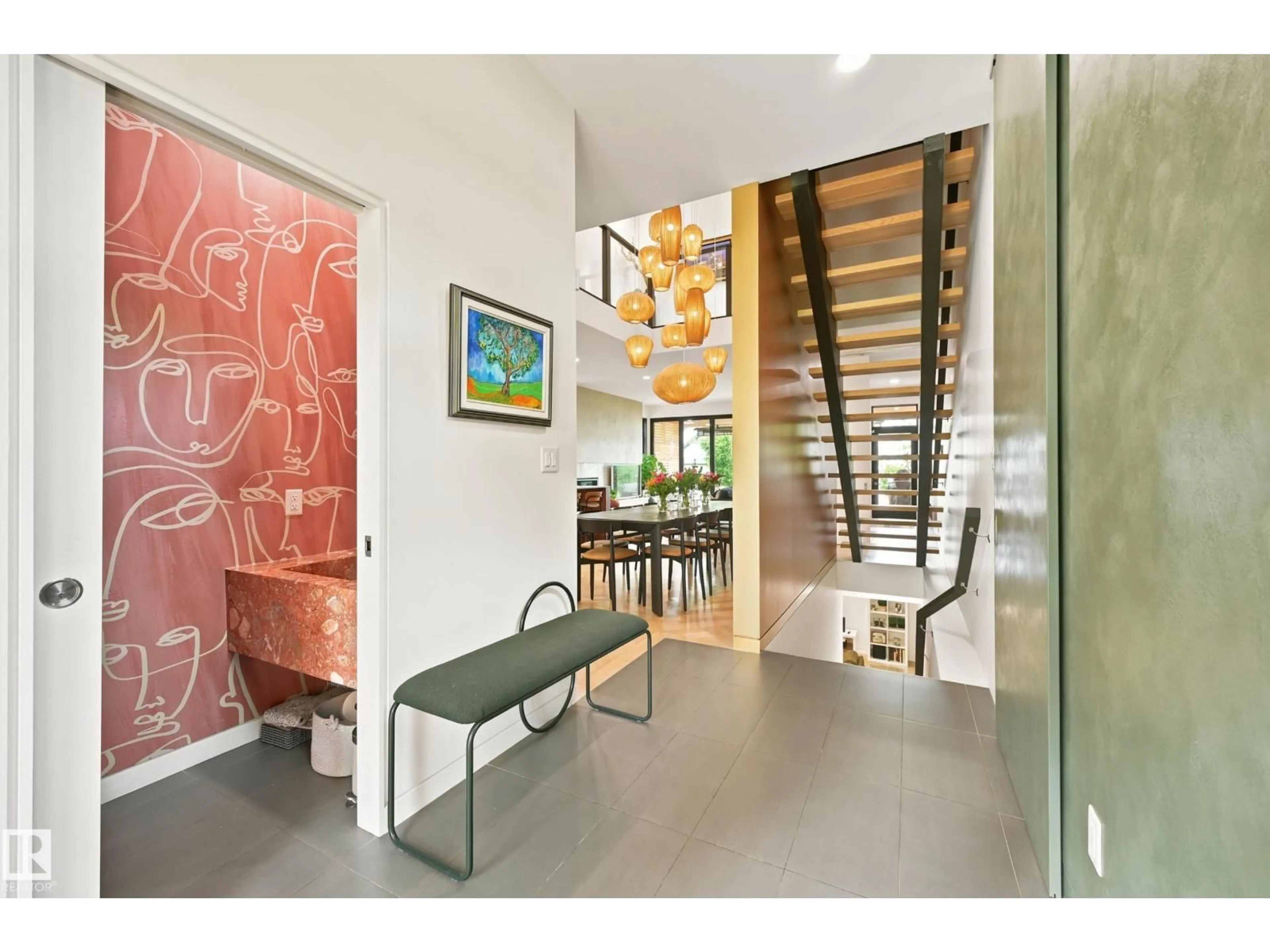 Indoor entryway for 8712 120 ST, Edmonton Alberta T6G1X3