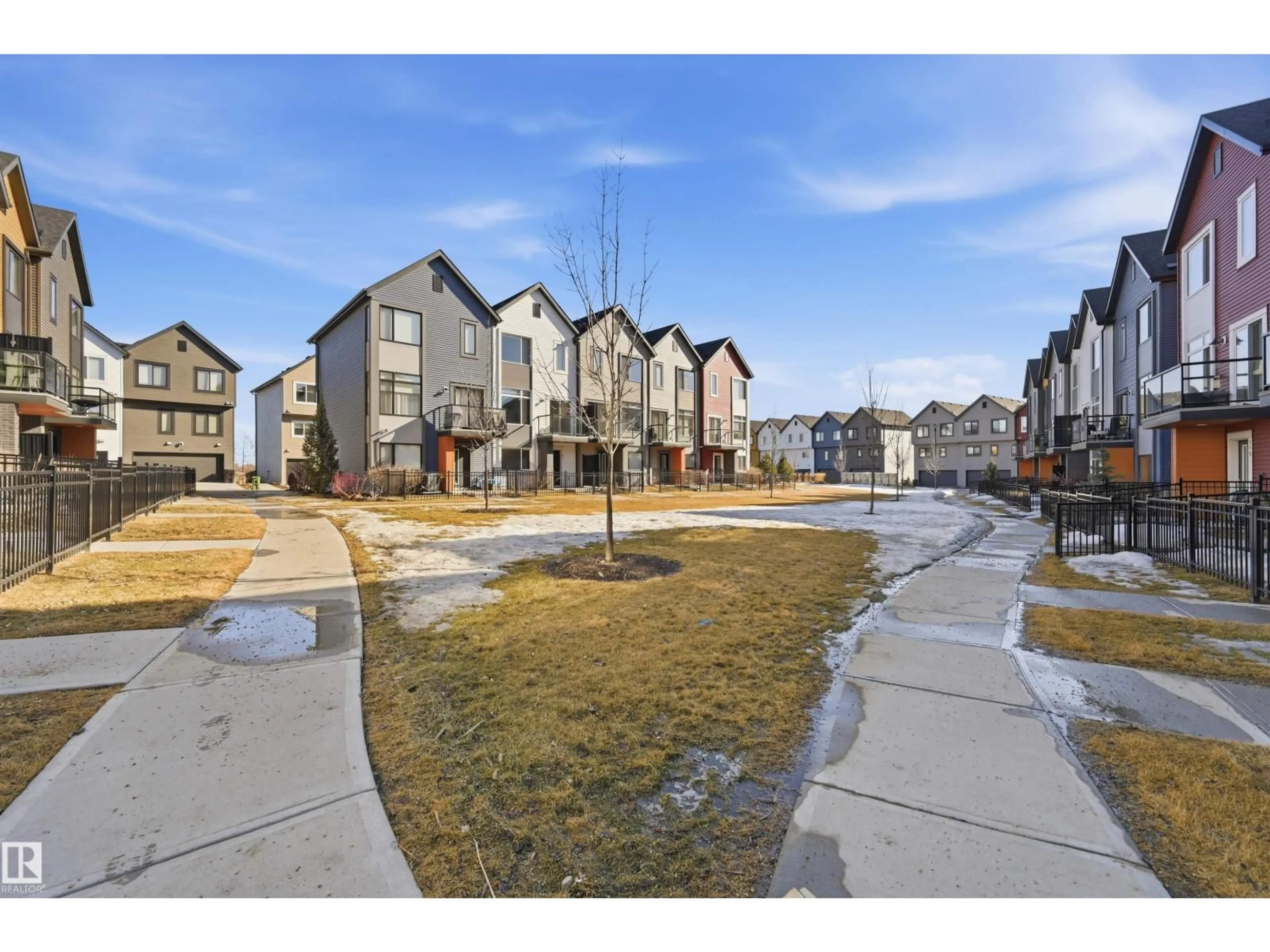 A pic from outside/outdoor area/front of a property/back of a property/a pic from drone, street for 1010 - 85 RABBIT HILL RD, Edmonton Alberta T6W4G7