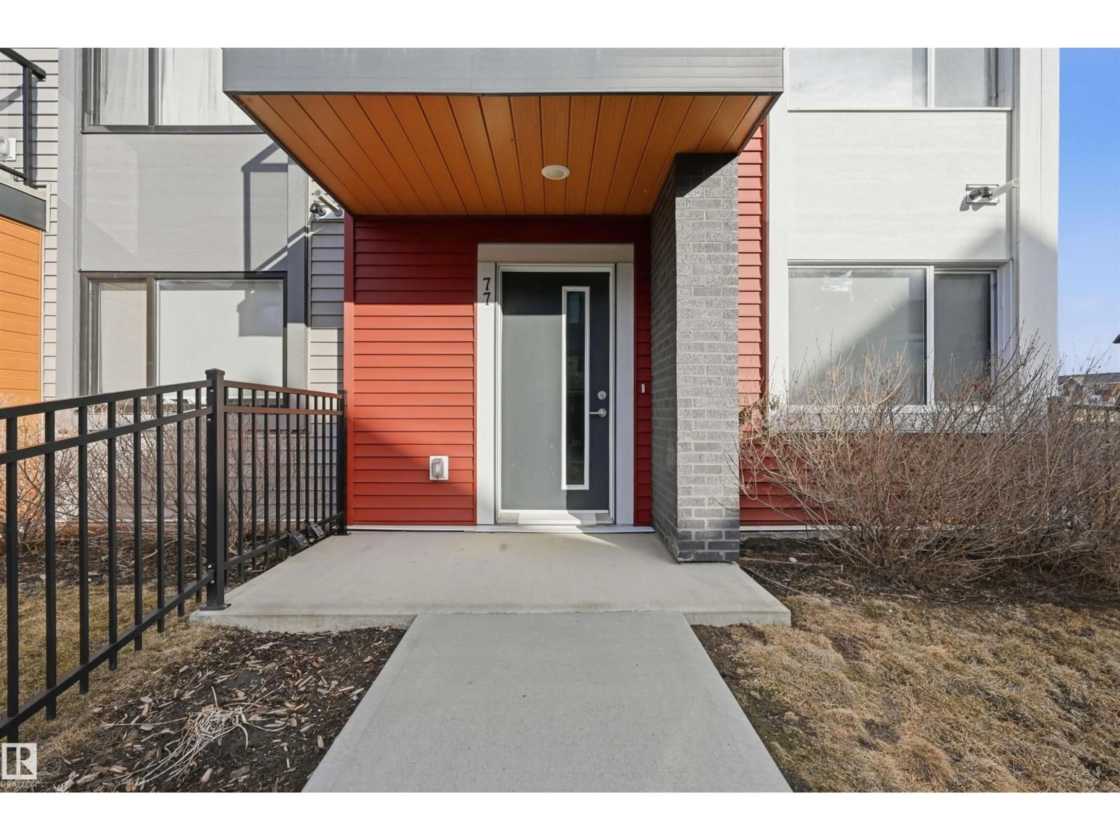 Indoor entryway for #77 - 1010 RABBIT HILL RD, Edmonton Alberta T6W4G7