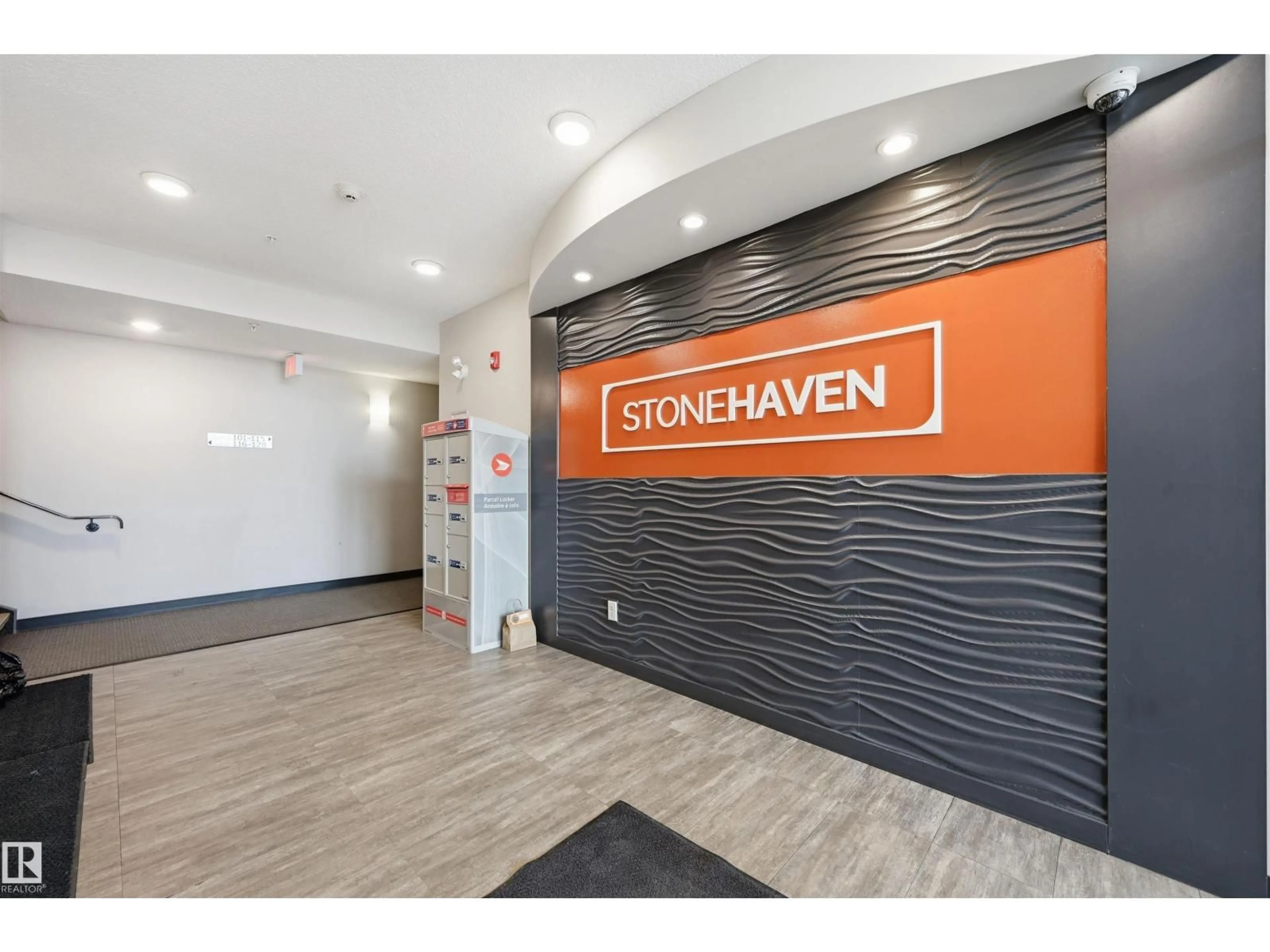 Indoor foyer for 812 - 317 WELSH DR, Edmonton Alberta T6X1Y7