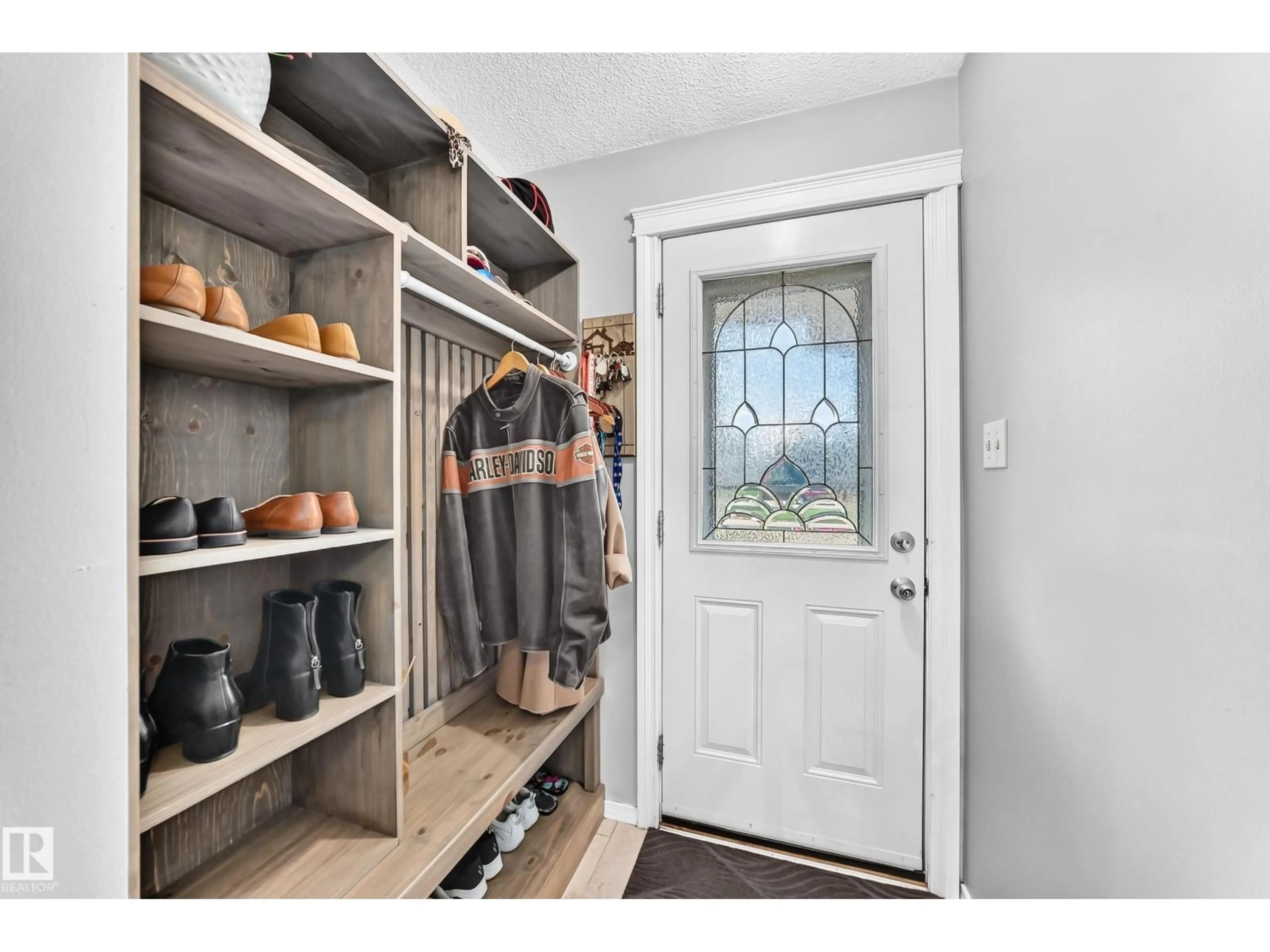 Indoor entryway for NW - 13815 62 ST, Edmonton Alberta T5A1P6