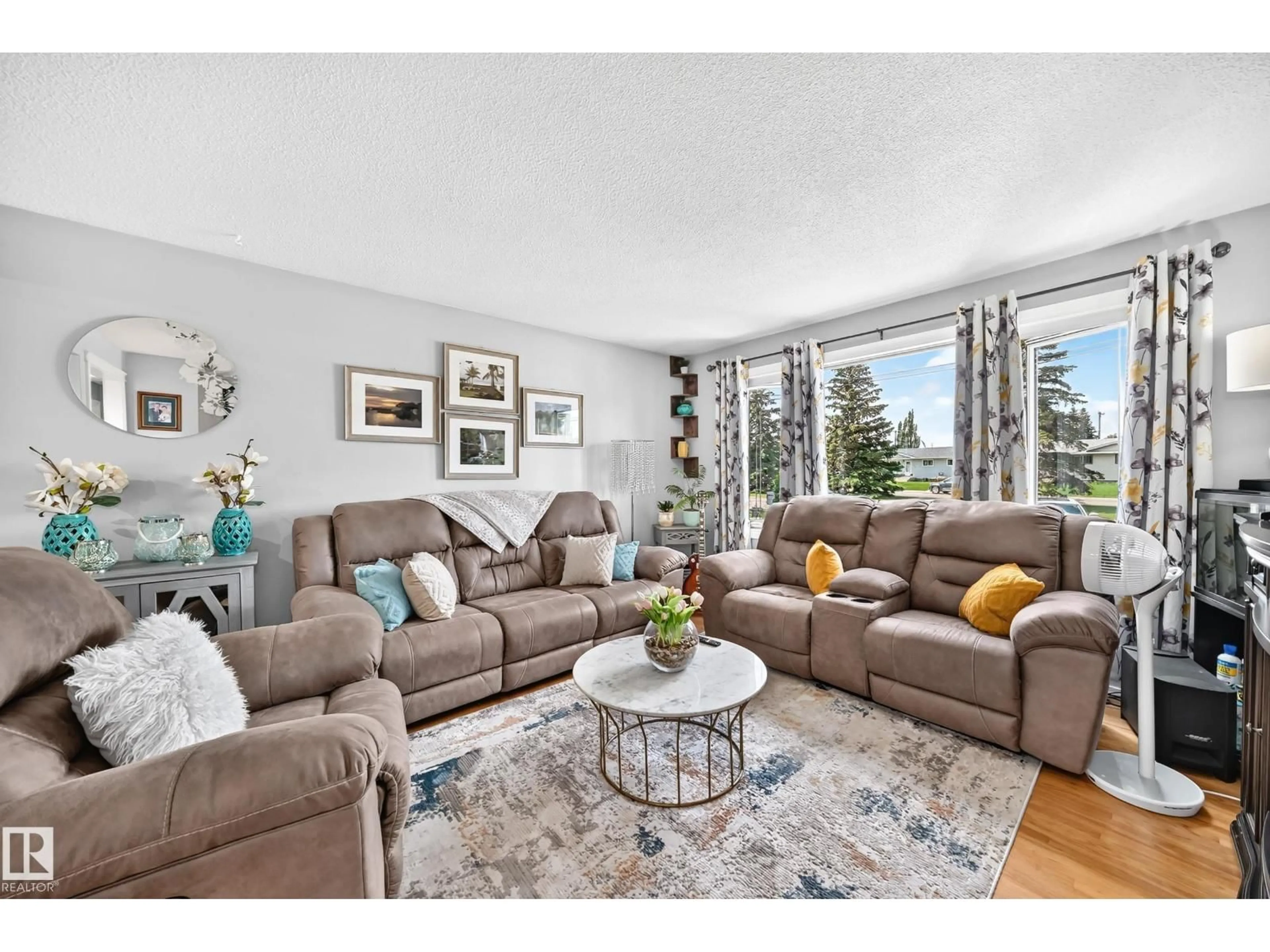 Living room with furniture, unknown for NW - 13815 62 ST, Edmonton Alberta T5A1P6