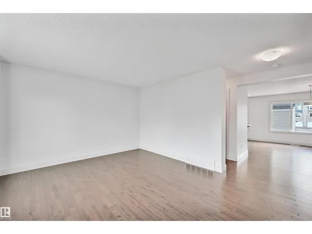 #35 - 2922 MAPLE WY, Edmonton 5