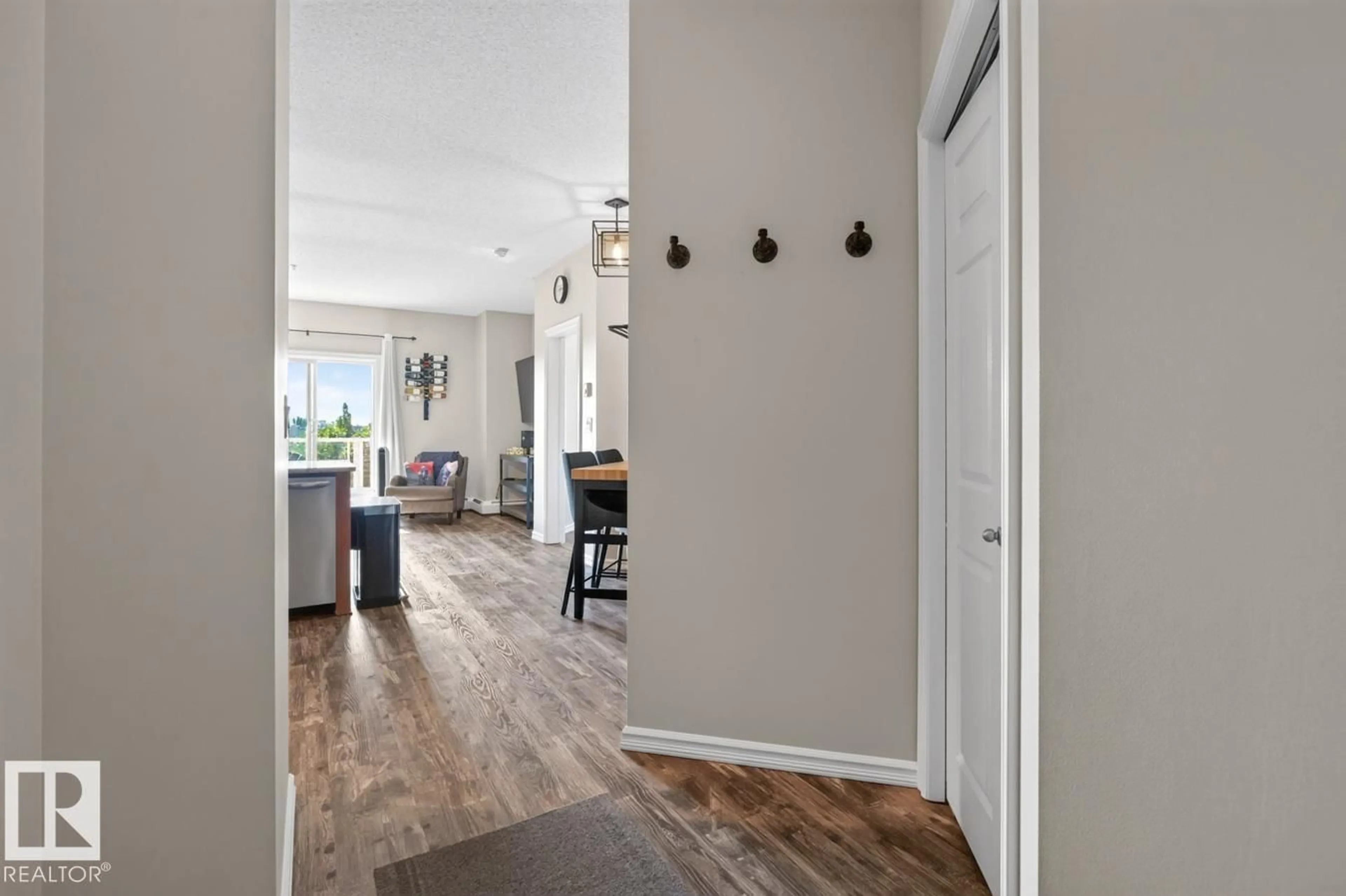 Indoor entryway for 226 - 313 MACEWAN RD, Edmonton Alberta T6W0C5