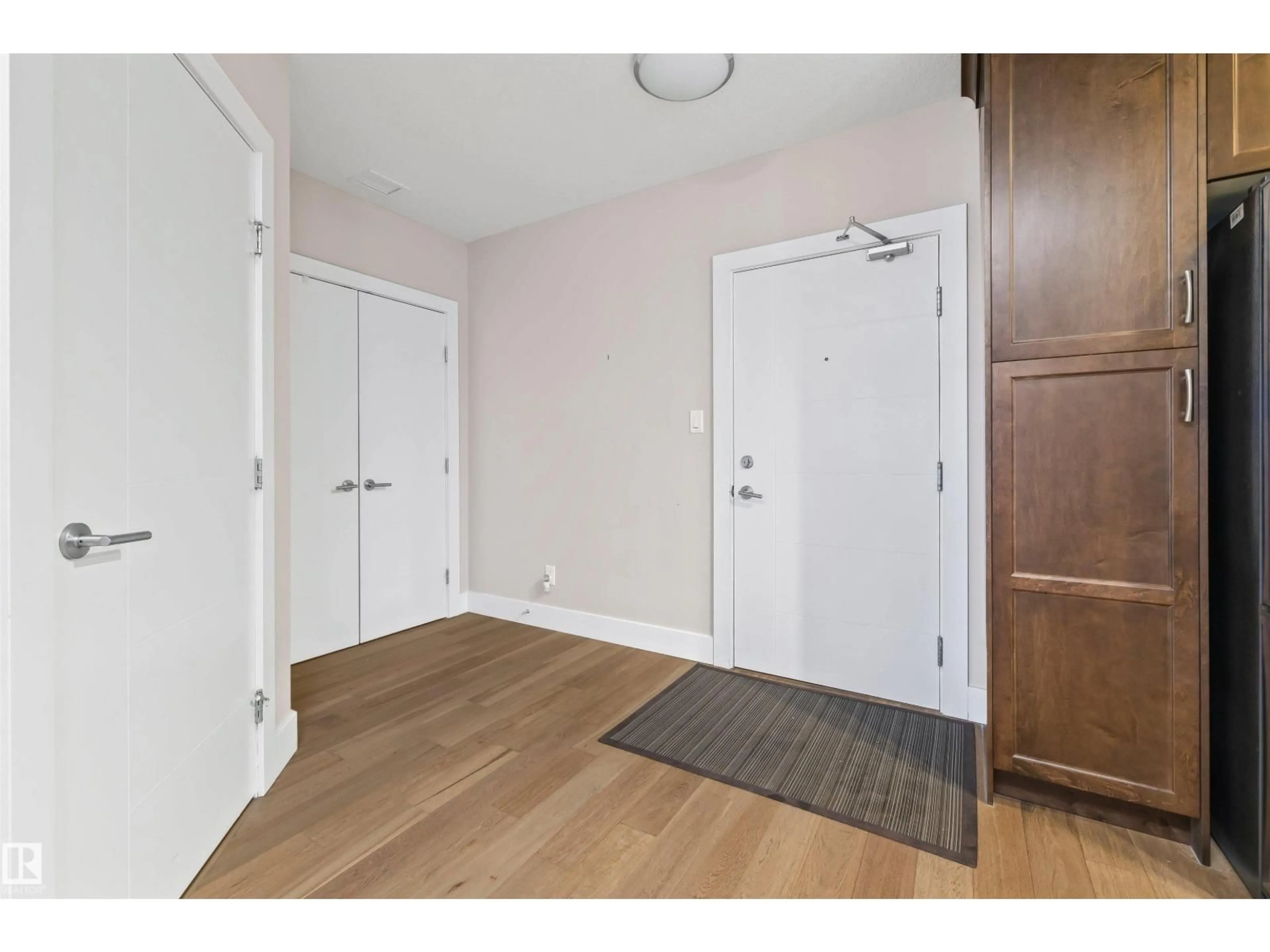 Indoor entryway for #211 - 11080 ELLERSLIE RD SW, Edmonton Alberta T6W2C2