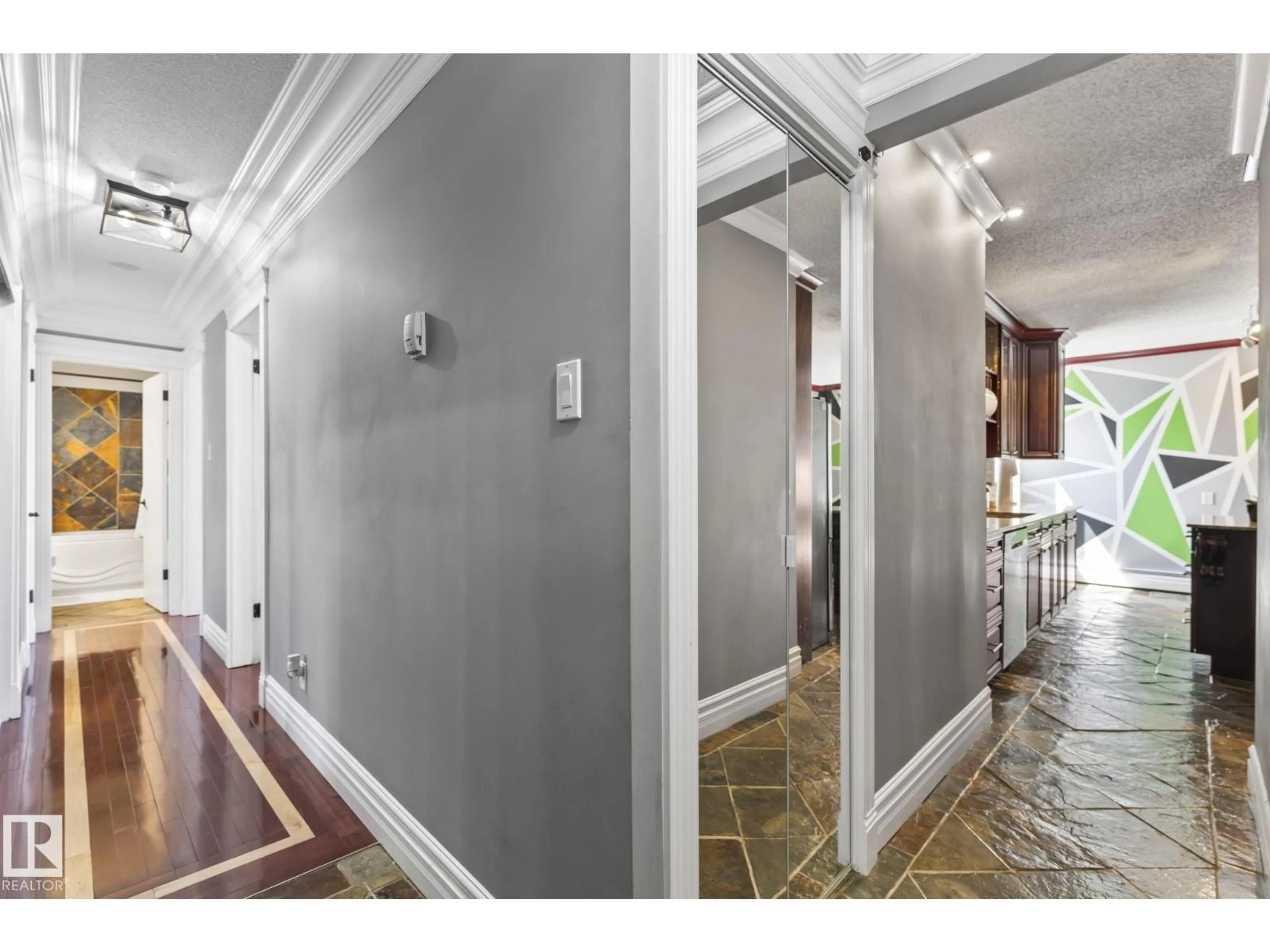 Indoor entryway for 405 - 10745 83 AV, Edmonton Alberta T6E2E5