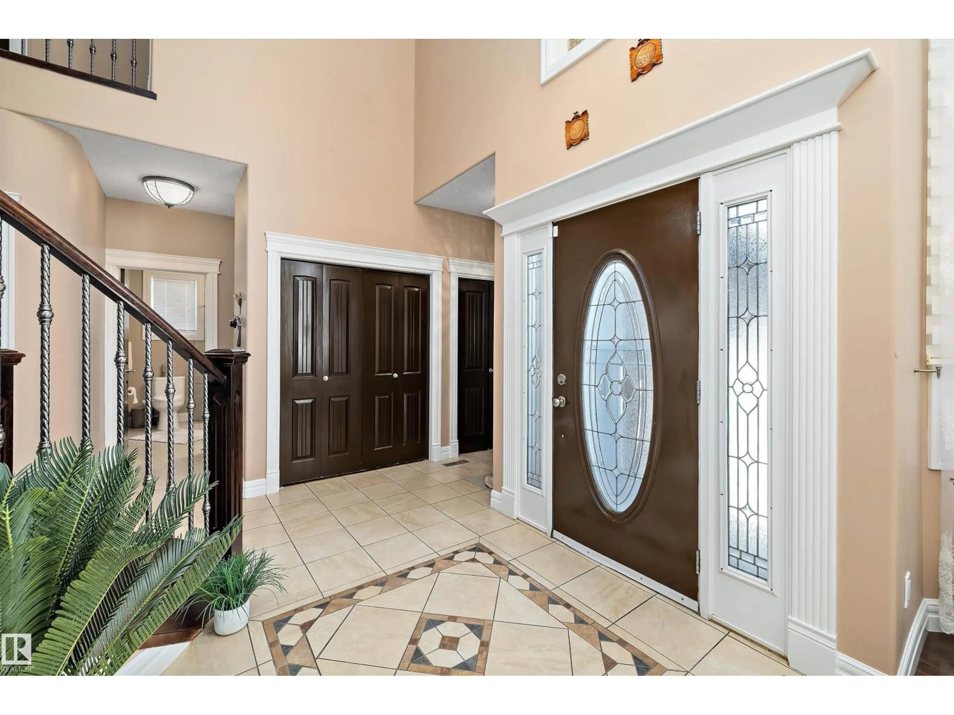 Indoor entryway for NW - 14148 134 ST, Edmonton Alberta T6V1W2