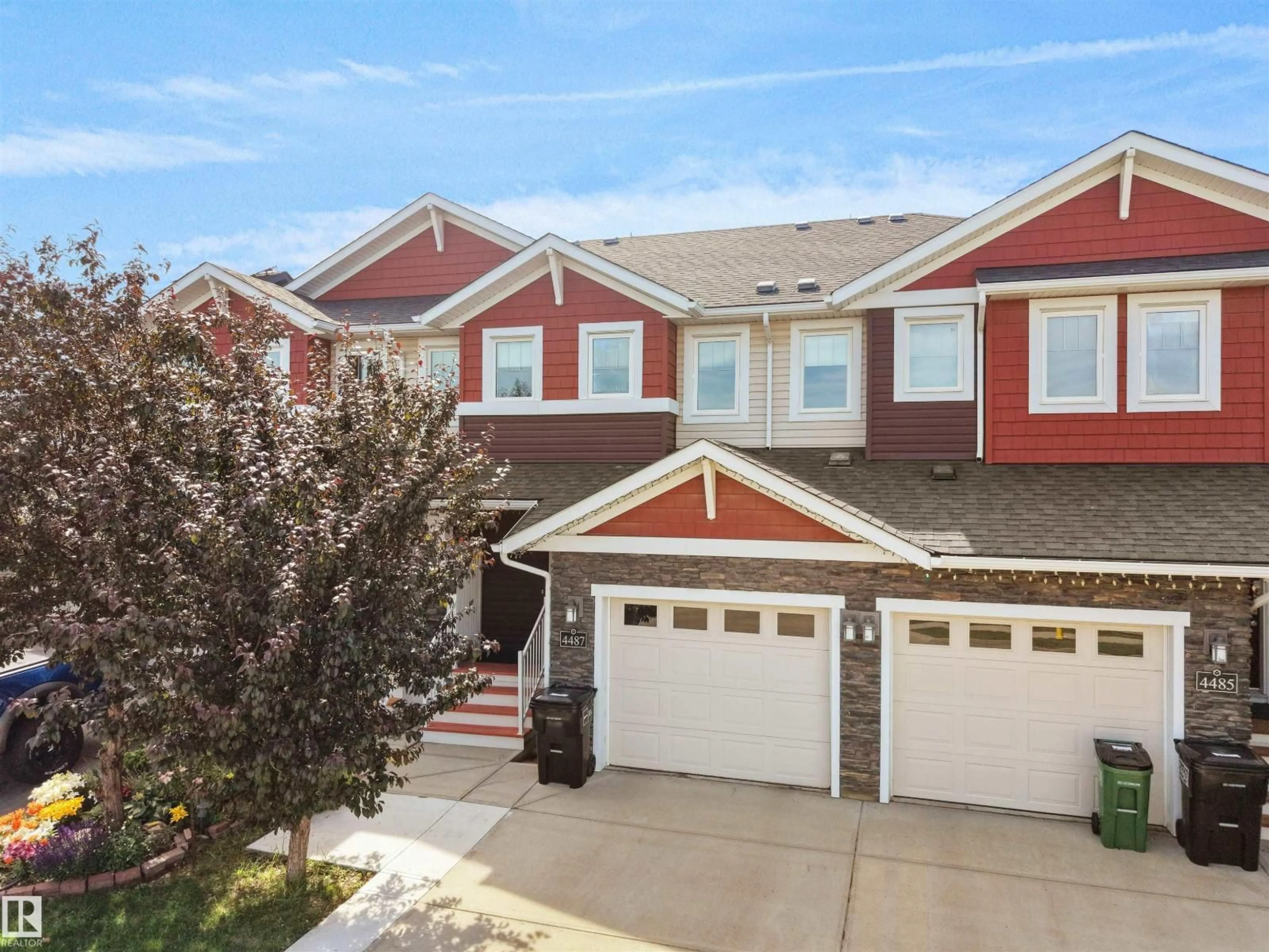 Home with vinyl exterior material, street for 4487 ANNETT COMMON, Edmonton Alberta T6W2V7
