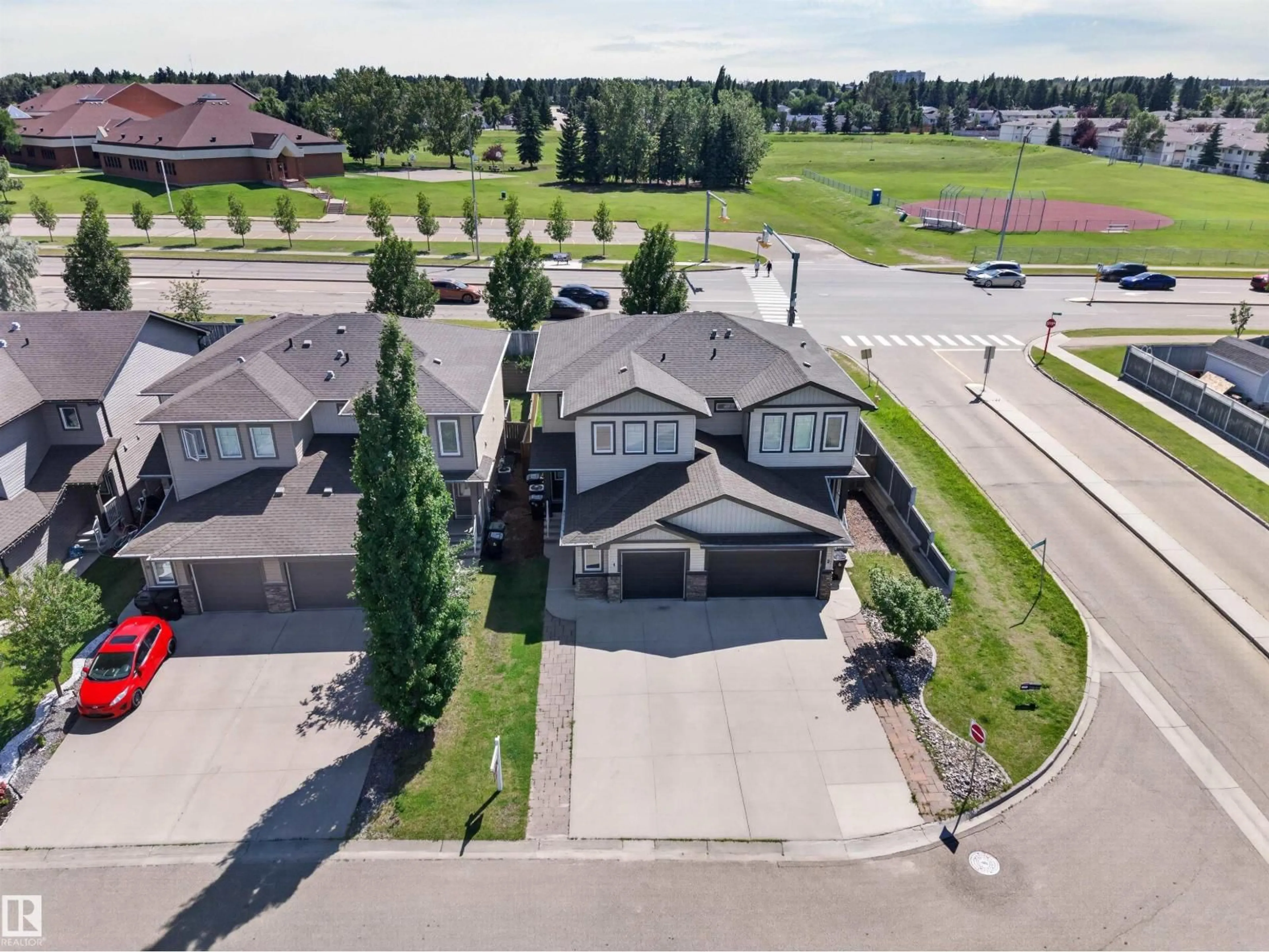 A pic from outside/outdoor area/front of a property/back of a property/a pic from drone, street for 4 HAMMETT, Spruce Grove Alberta T7X0V2