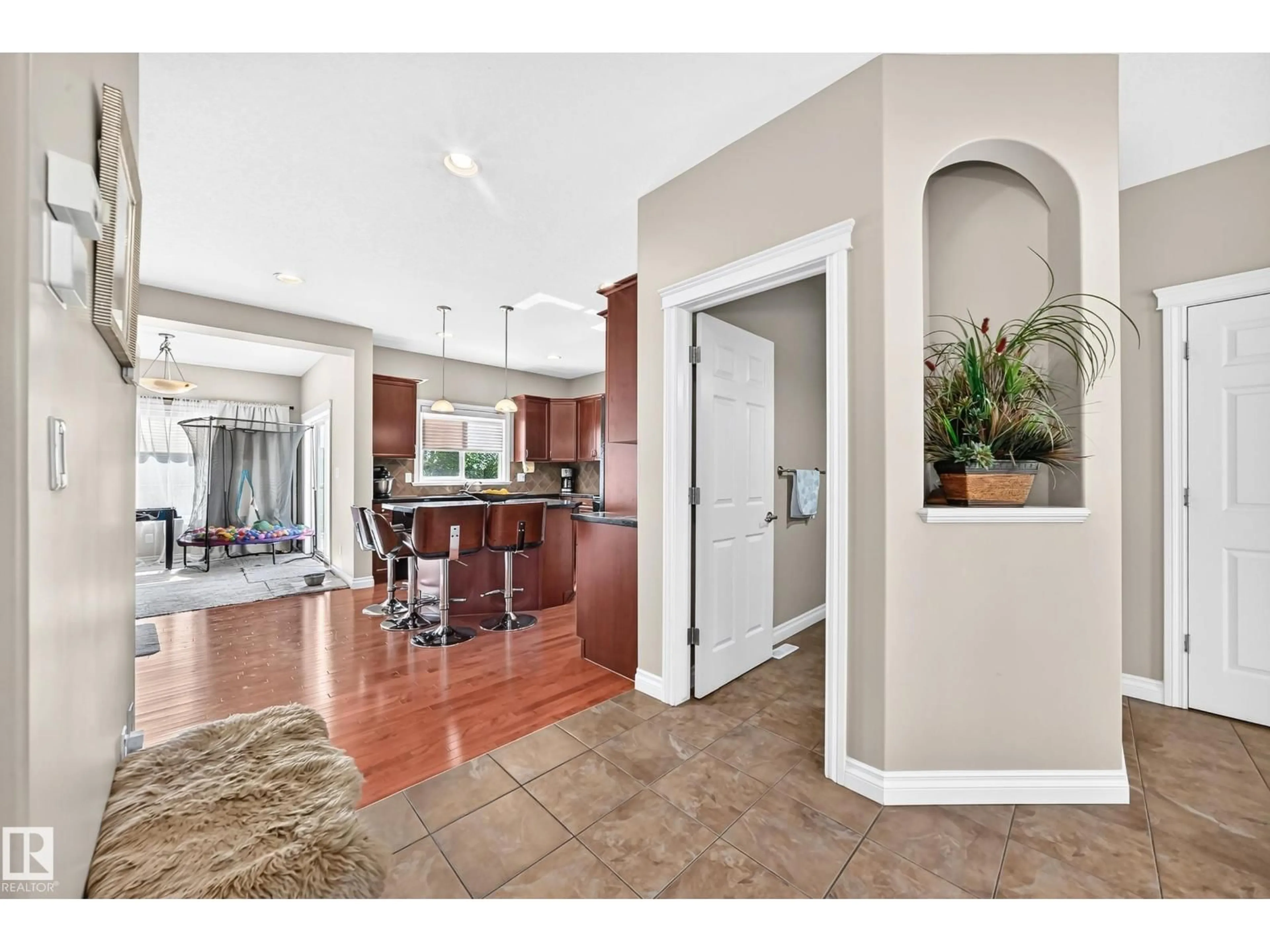 Indoor entryway for 19 VICTORIA BA, Spruce Grove Alberta T7X0C3
