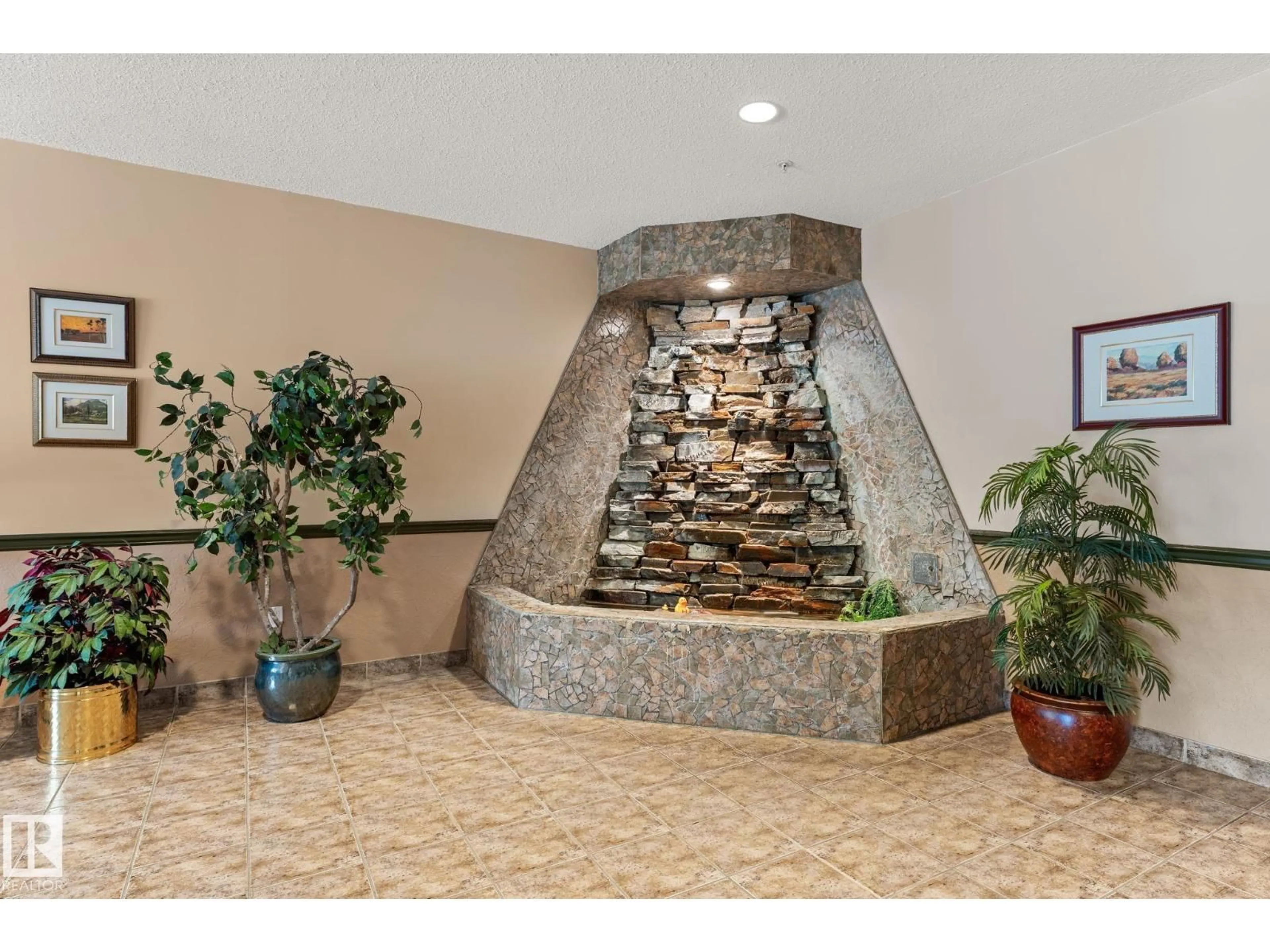 Indoor foyer for 306 - 6623 172 ST, Edmonton Alberta T5T4J5