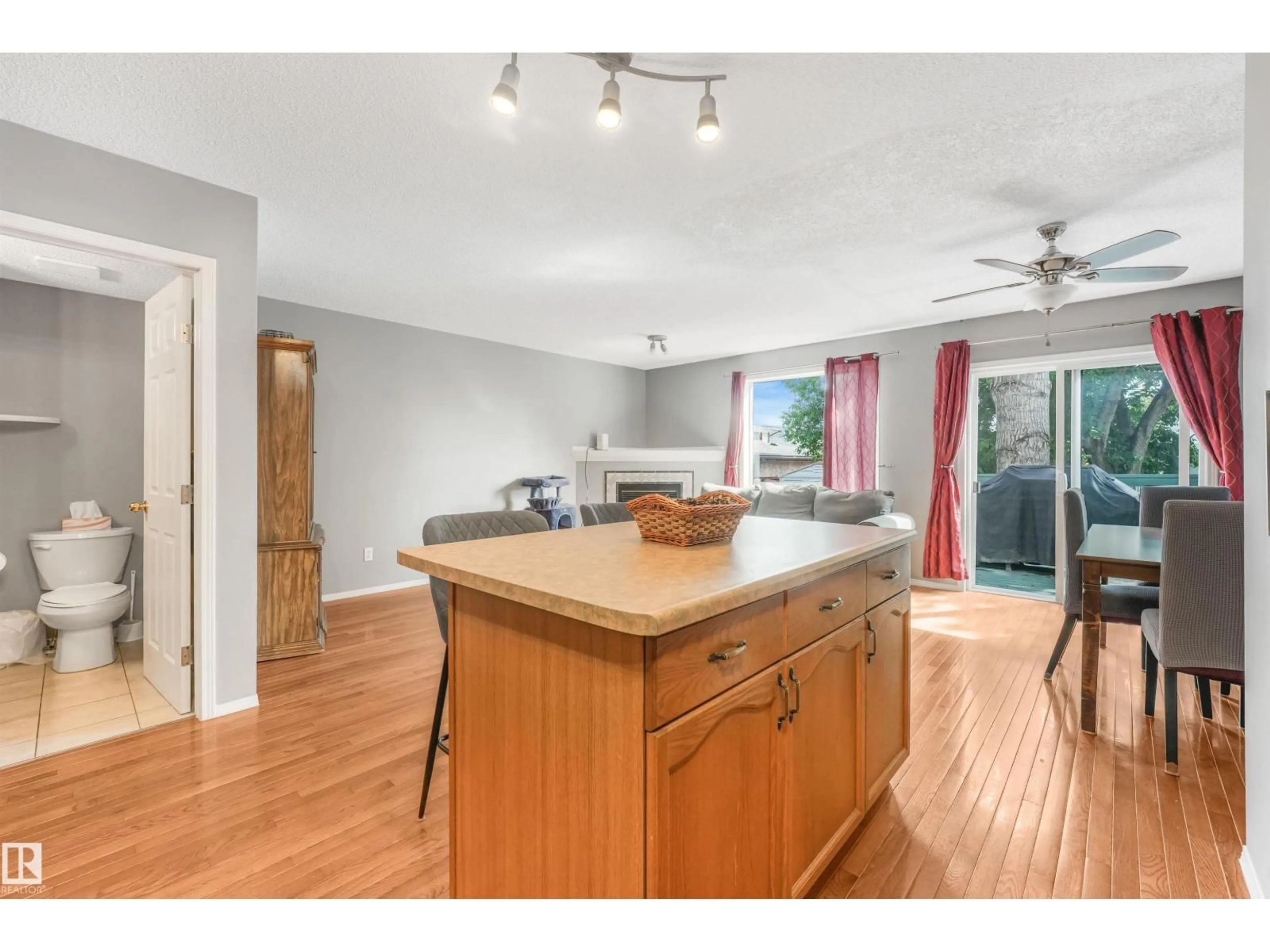 Open concept kitchen, wood/laminate floor for 19 15215 126 ST NW, Edmonton Alberta T5X2Z3