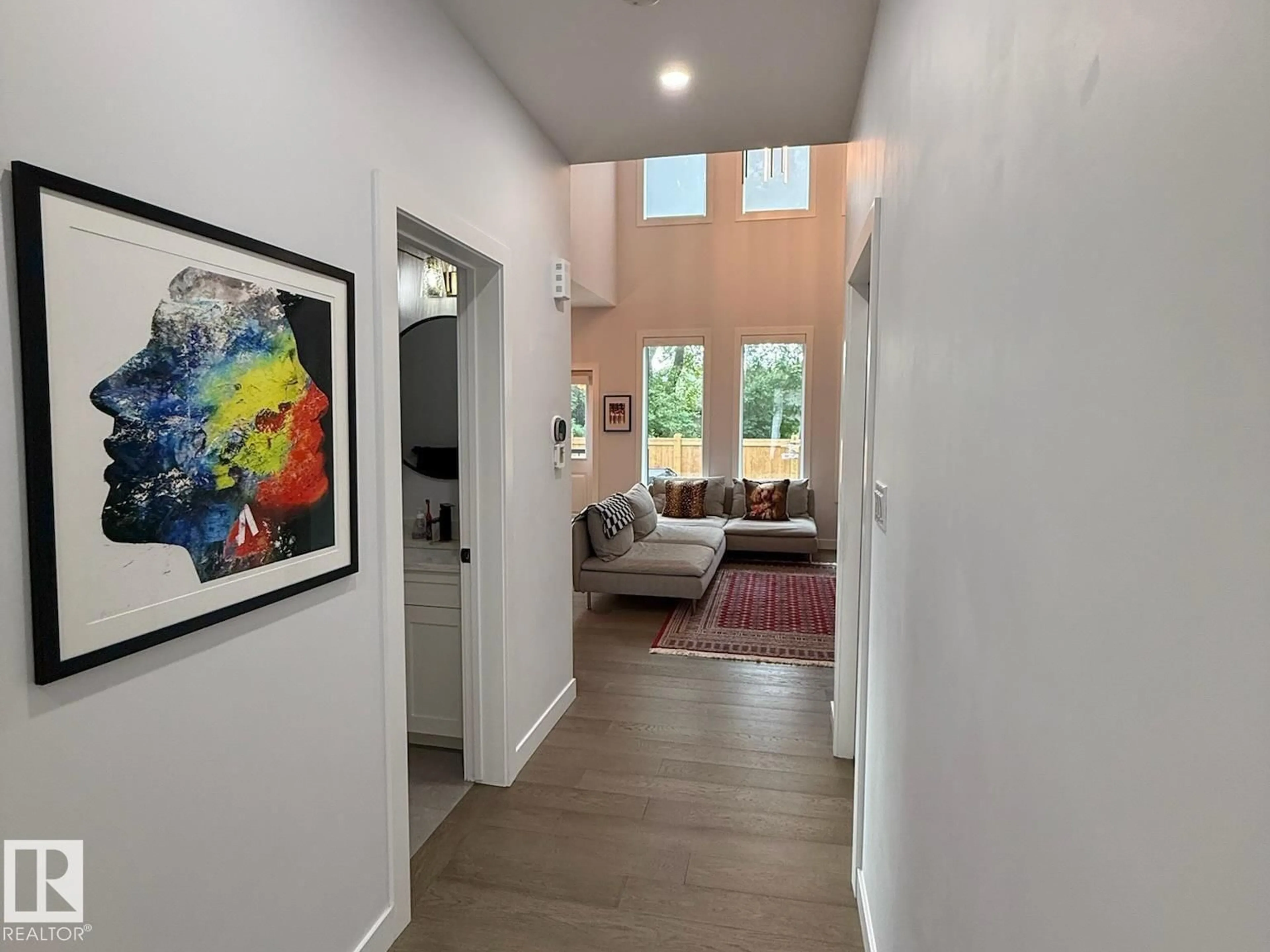 Indoor entryway for 6005 107 ST, Edmonton Alberta T6H2X9